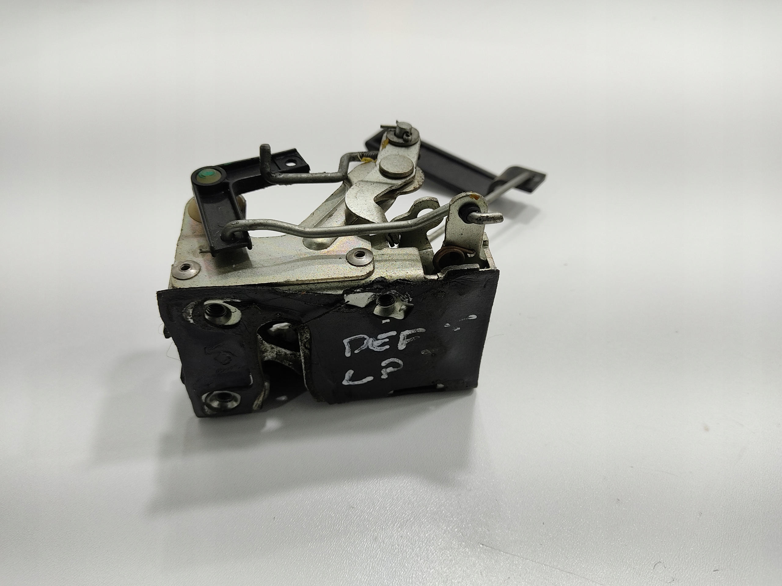ZAMOK LAVYCH PREDNYCH DVERI LAND ROVER DEFENDER 1999-2014 EUROPA