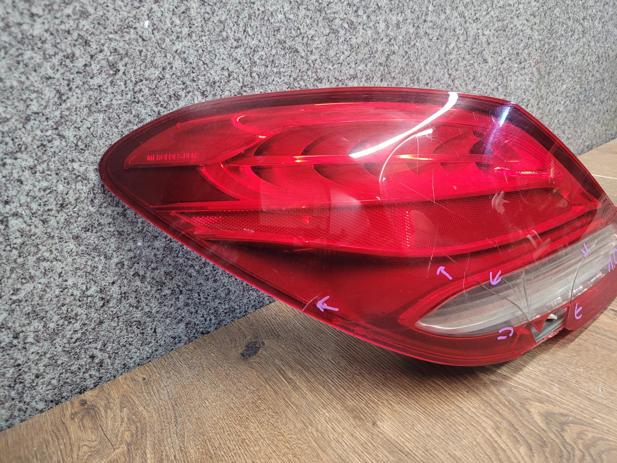 MERCEDES C 205 LAVE ZADNE SVETLO A2059061157
