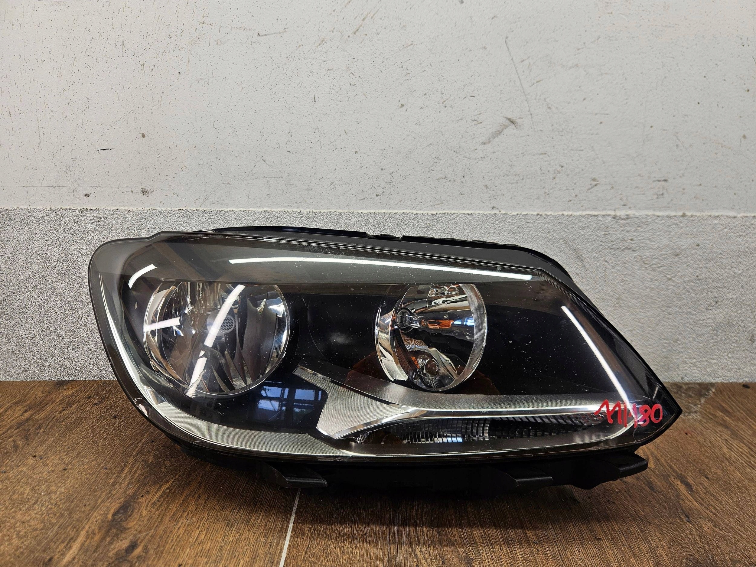 Vw Touran II 2 lift 010- 1T1941006G PRAVÉ PREDNÉ SVETLO