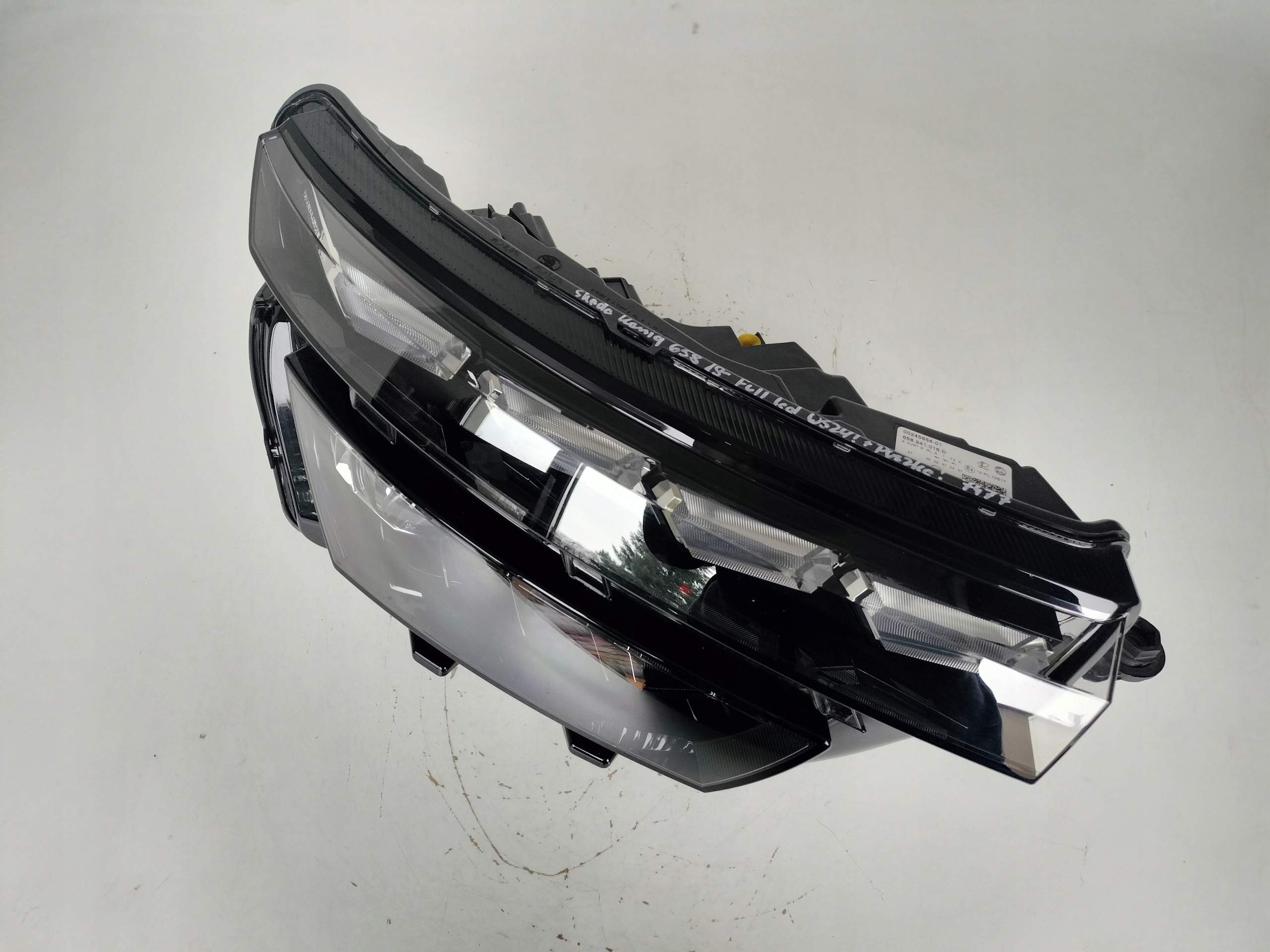 PRAVE PREDNE SVETLO SKODA KAMIQ 658 18- FULL LED