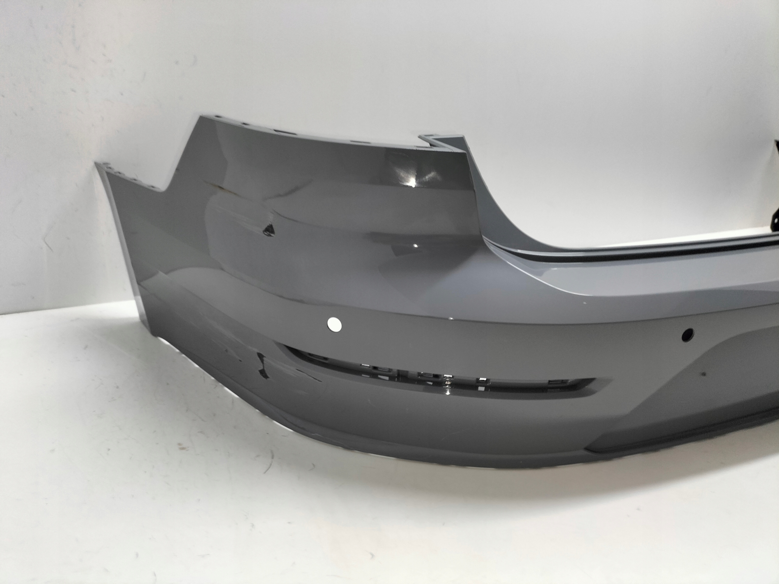 ZADNÝ NÁRAZNÍK VW ARTEON 17-