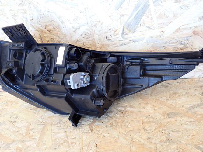 KIA NIRO ŠOŠOVKA 16- PRAVE PREDNE SVETLO 92102-G5