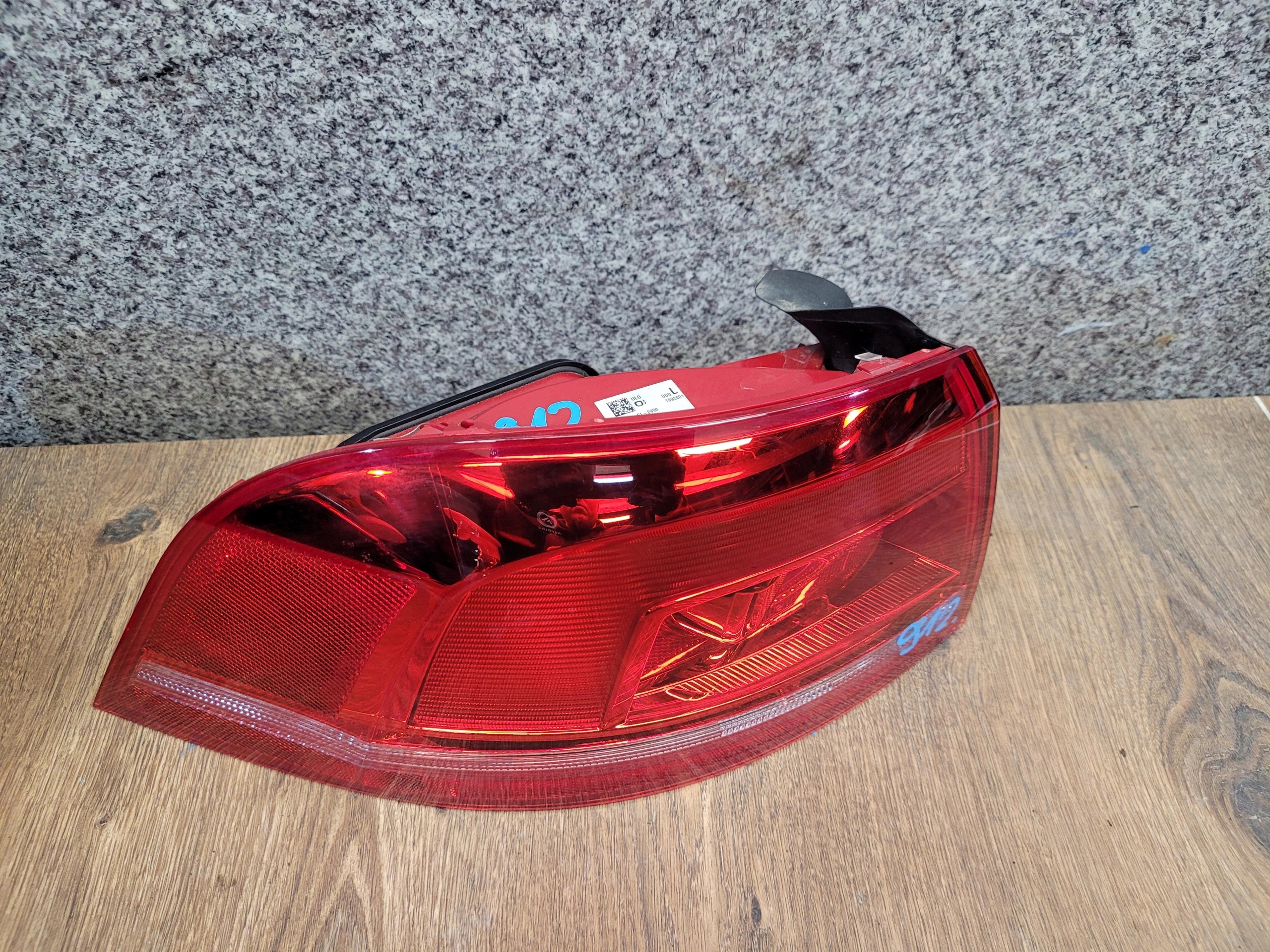 VOLKSWAGEN PASSAT B7 KOMBI LAVE ZADNE SVETLO 605000-E1-2990