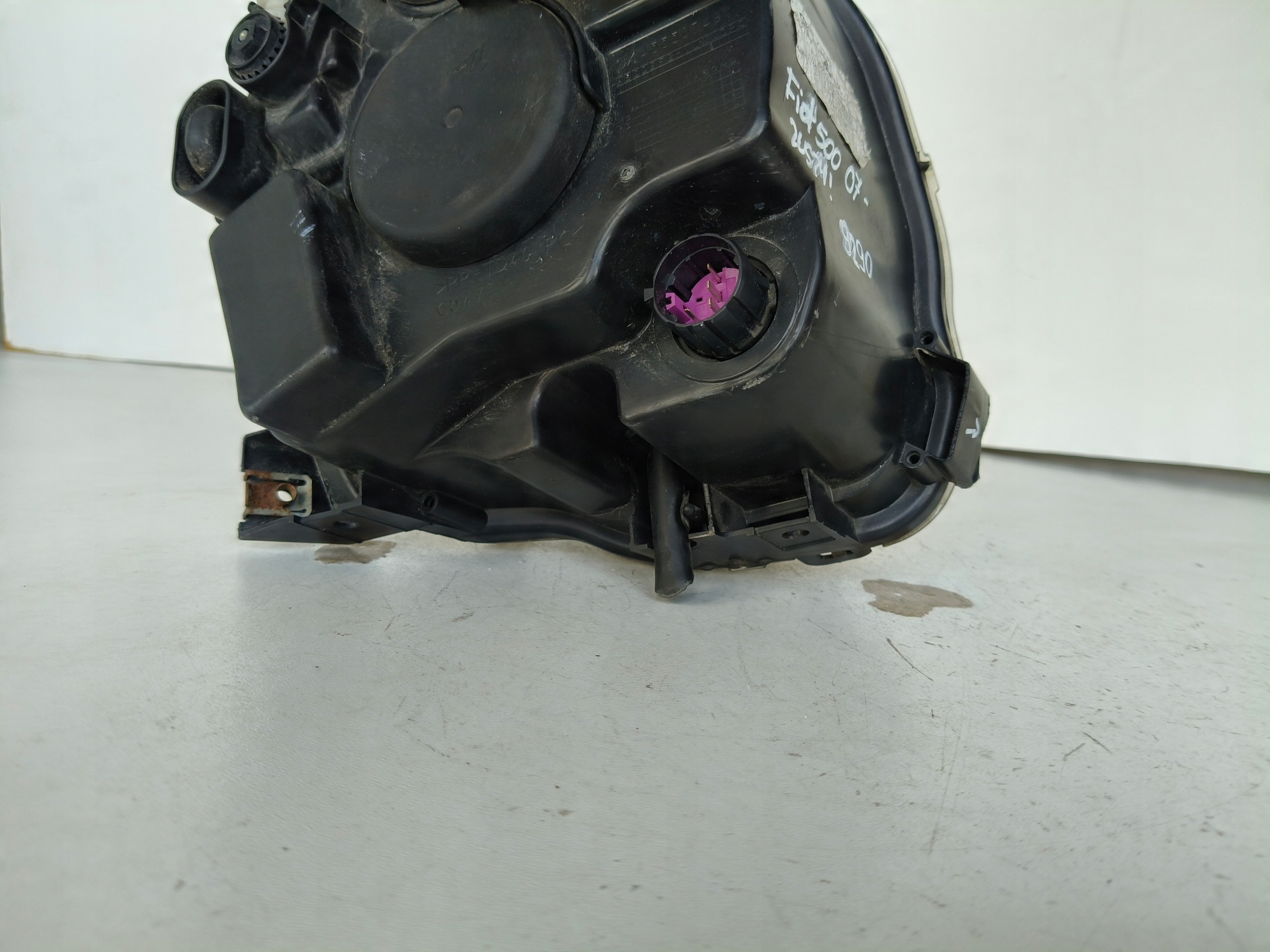 LAVE PREDNE SVETLO FIAT 500 07-15
