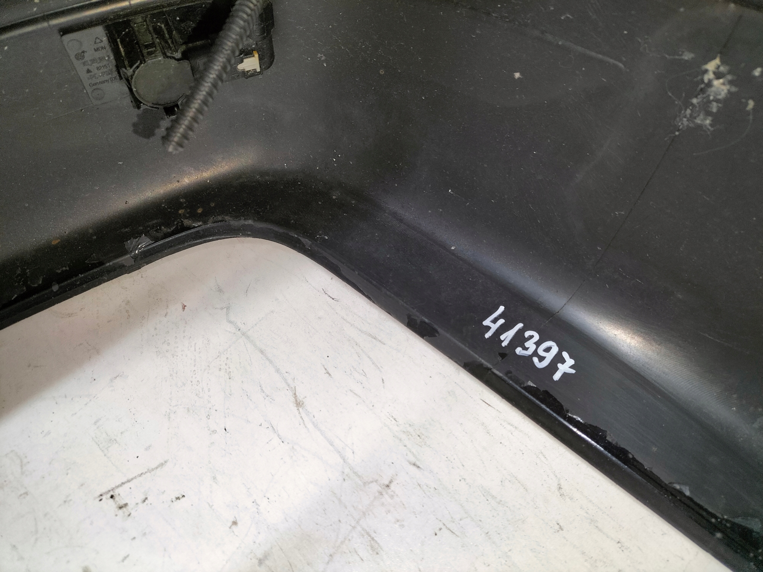 ZADNÝ NÁRAZNÍK VW T6 MULTIVAN 15-