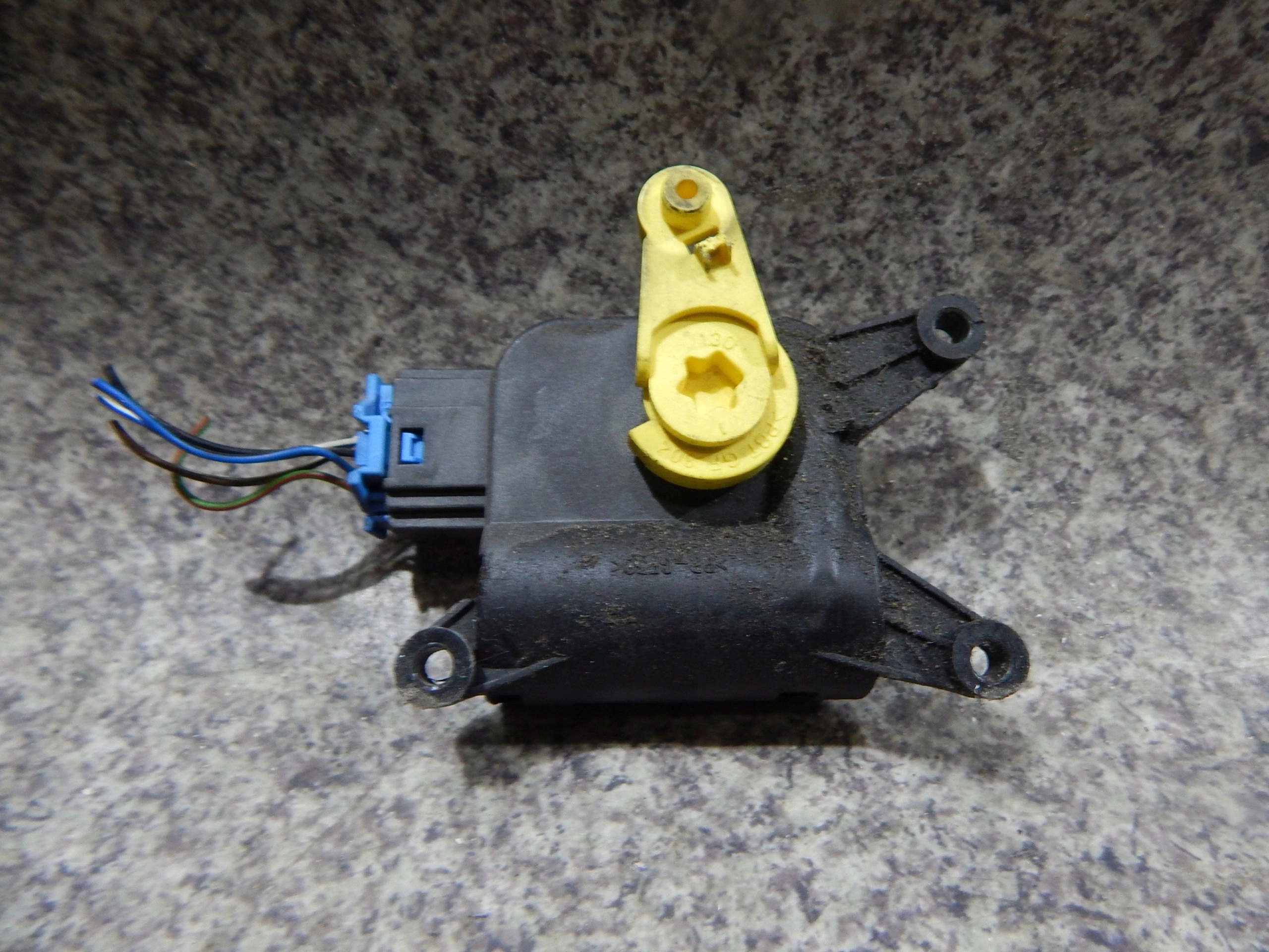 VW MOTORCEK OVLADANIA KURENIA 0132801342 1K2907511C