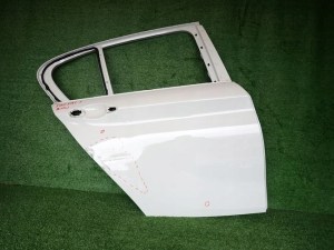 BMW F20 F21 1 PRAVE ZADNE DVERE BMW F20 F21 1 PRAVE ZADNE DVERE