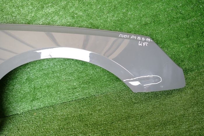 AUDI A4 B9 LIFT 19- PRAVY PREDNY BLATNIK
