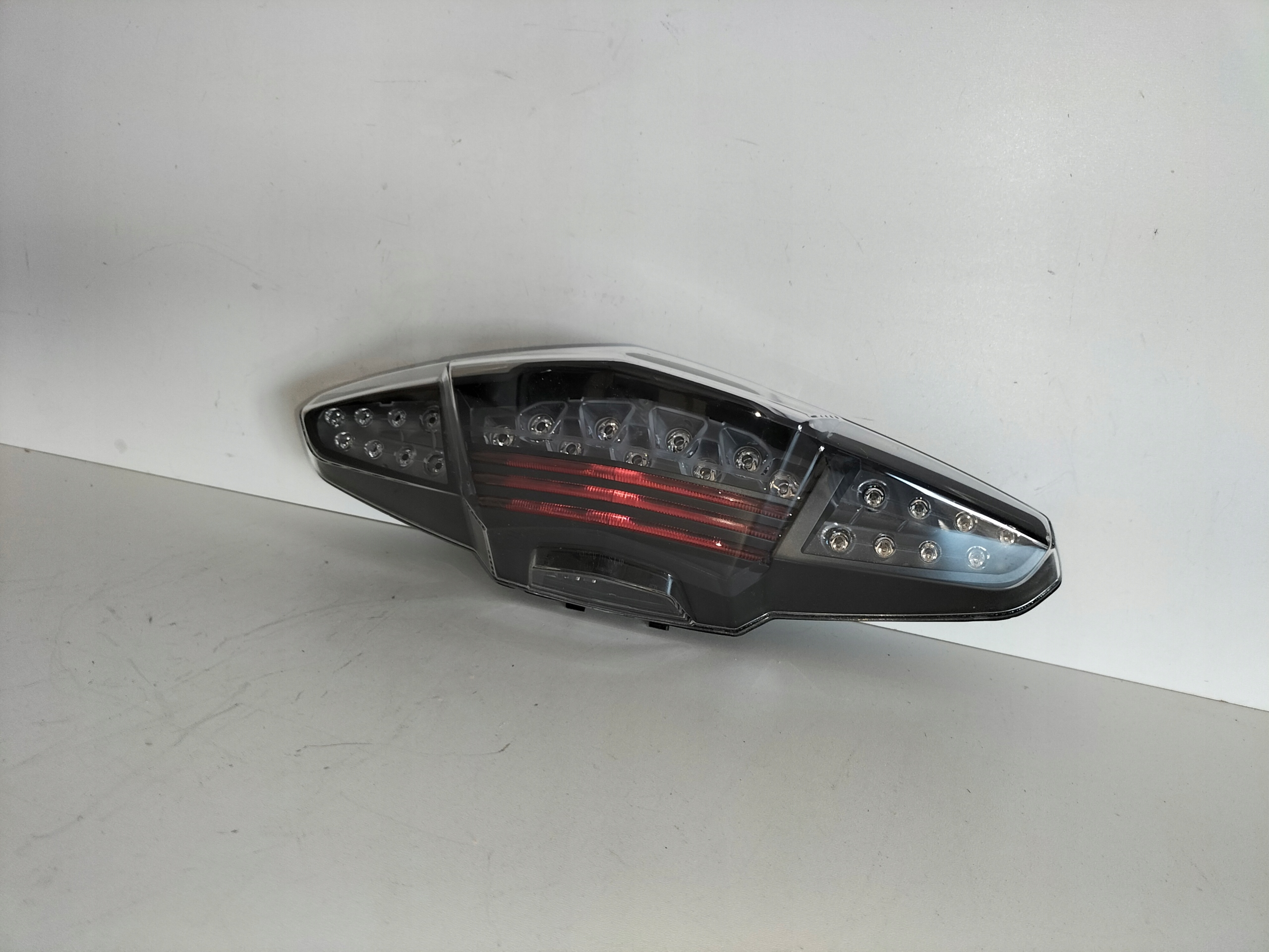 ZADNE SVETLO MOTOR BMW K1600 GT GTL 11-