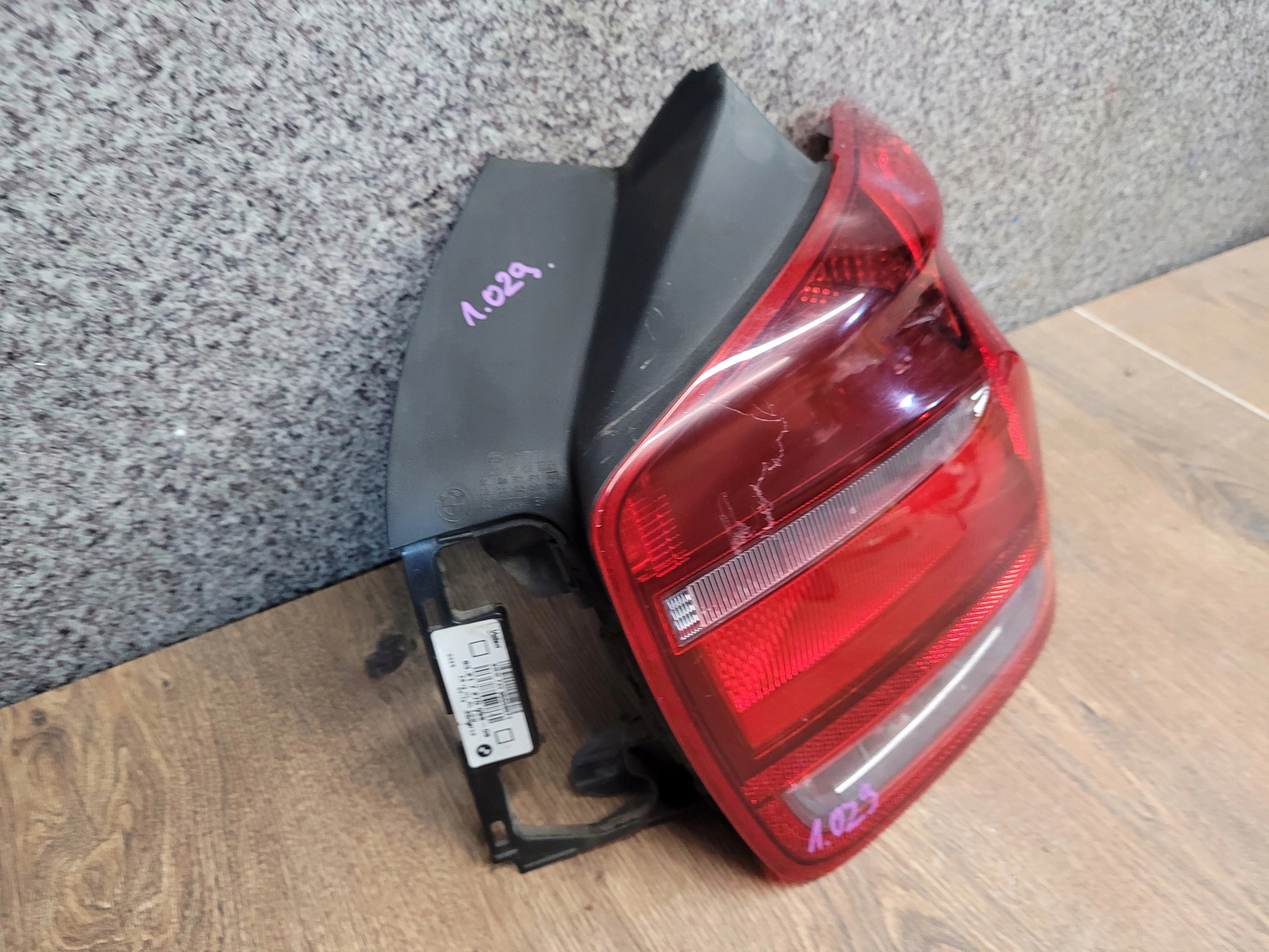 BMW 1 F20 F21 PRAVE ZADNE SVETLO 7270098