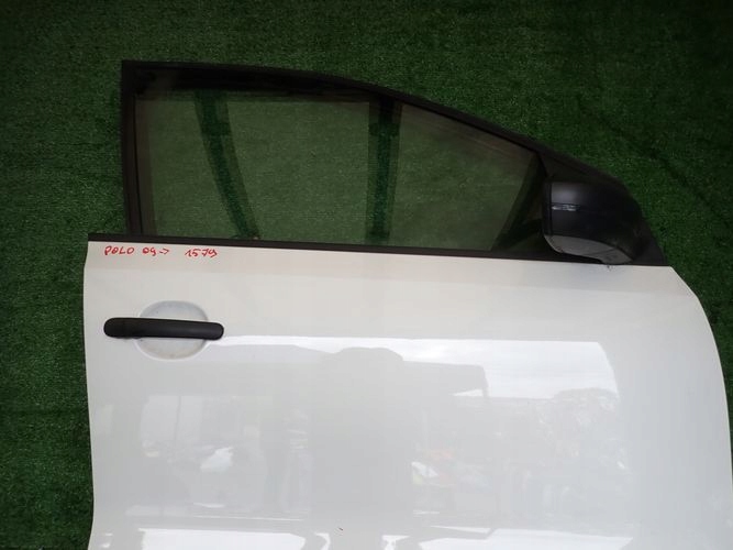 VW POLO 09- PRAVE PREDNE DVERE