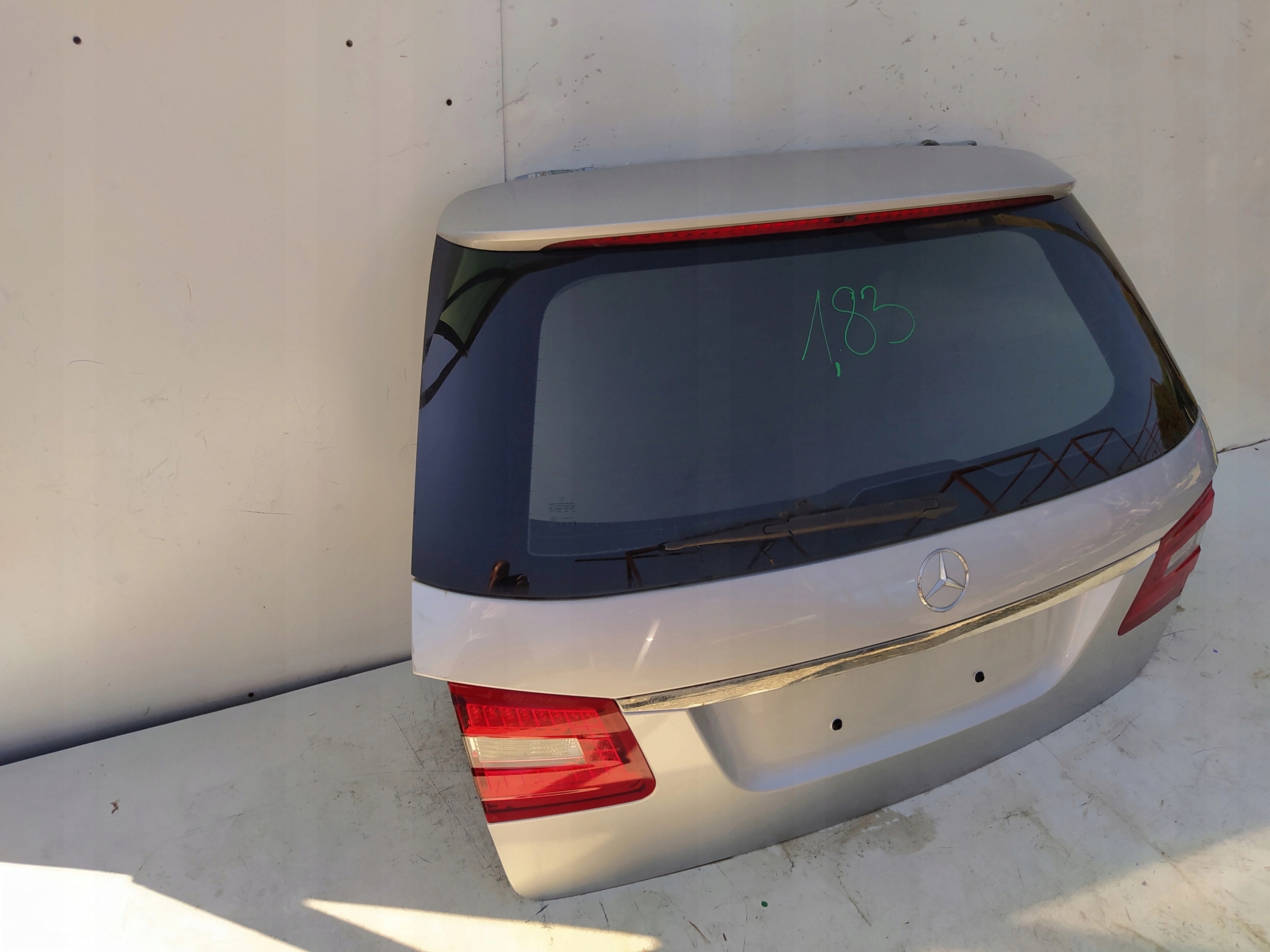 MERCEDES E W212 KOMBI ZADNÁ KAPOTA