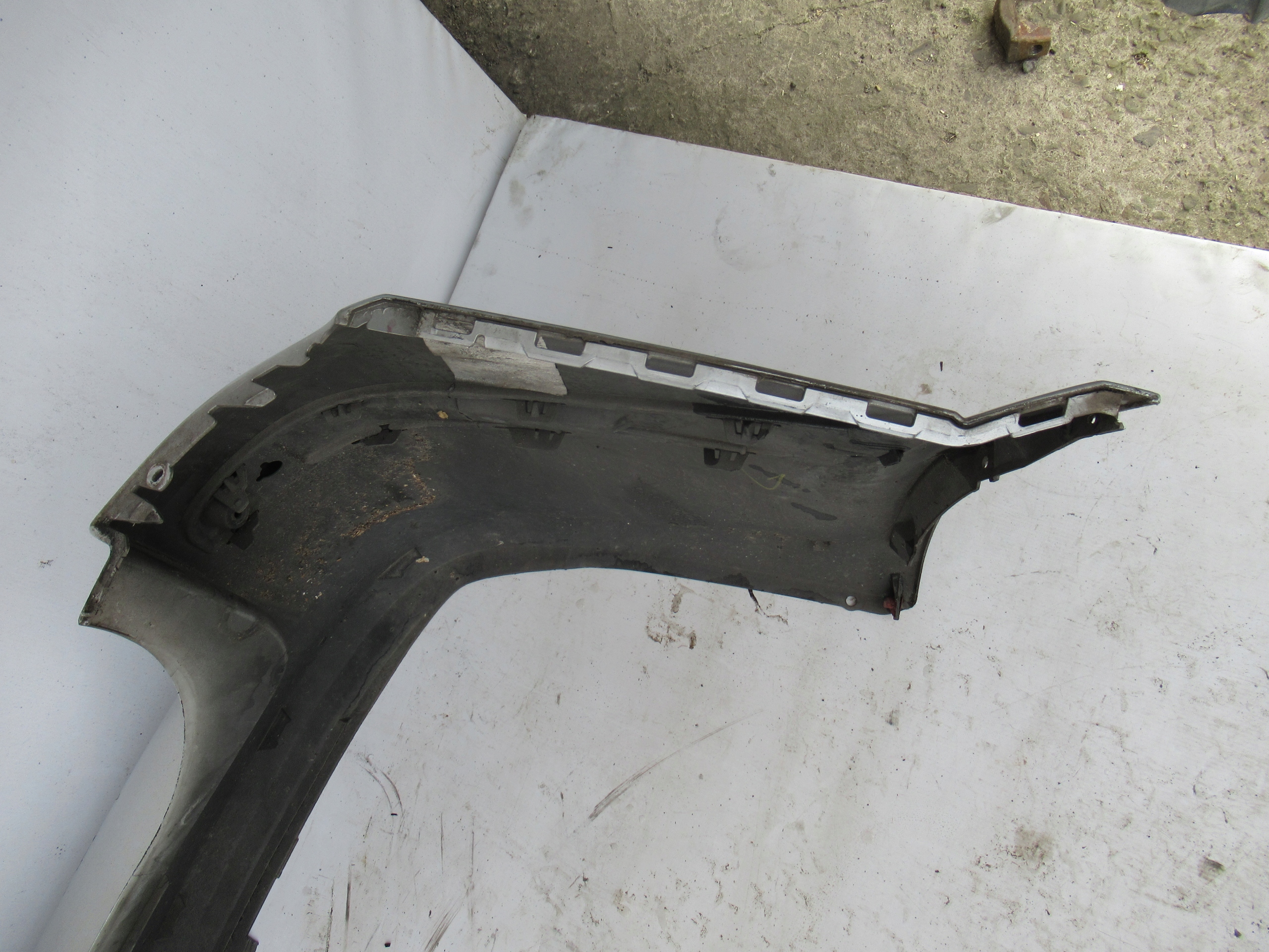 ZADNÝ NÁRAZNÍK OPEL ASTRA H 3 III KOMBI