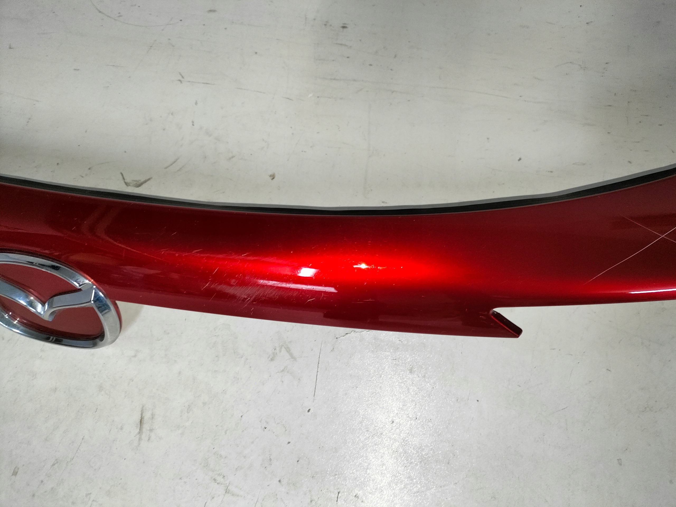 BLENDA LISTA LISTA ZADNEJ KAPOTY MAZDA CX30 CX-30 19-