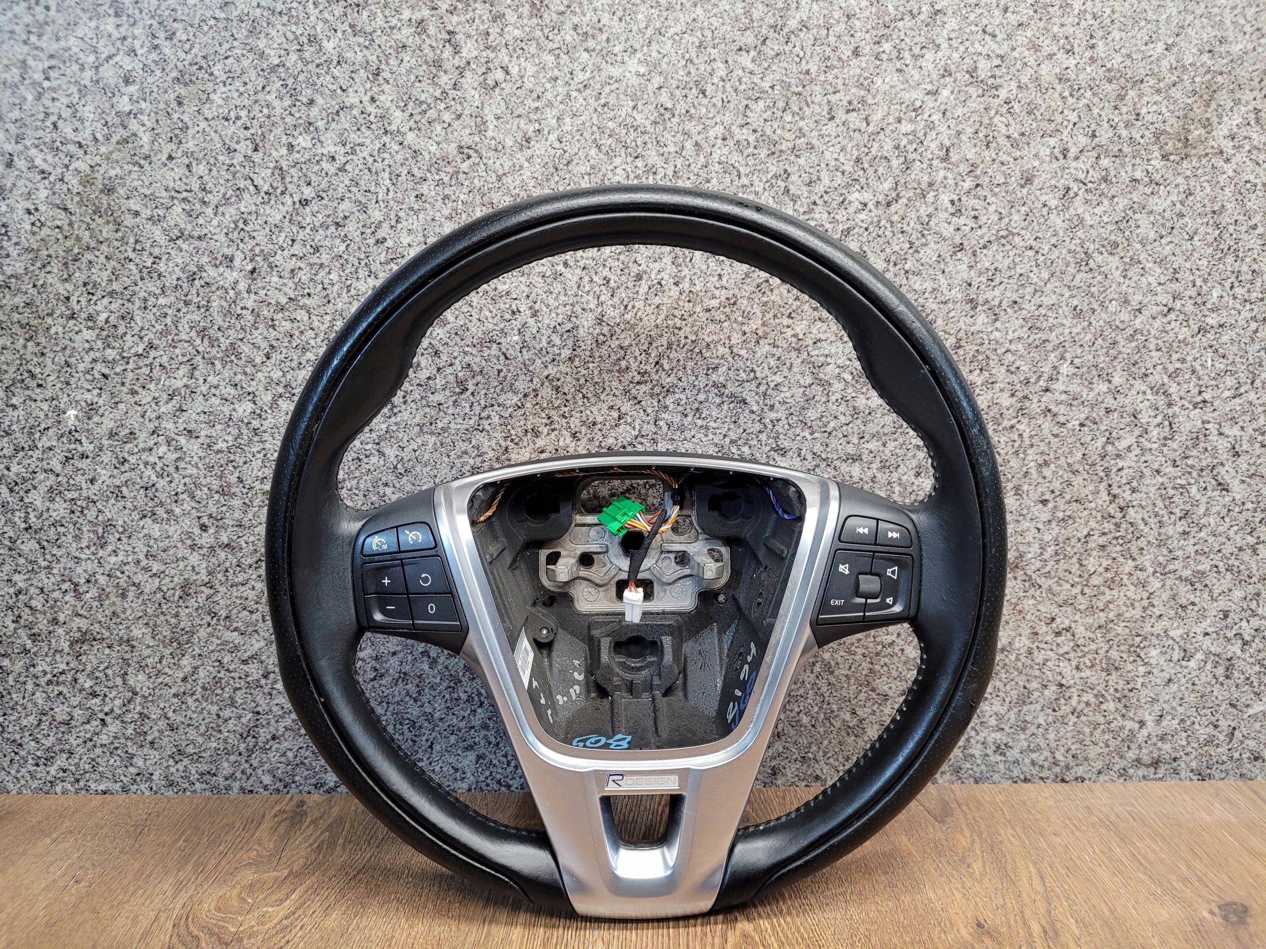 VOLANT KOŽA MULTIFUNKCIA VOLVO S60 II RDESIGN 34110219A P31315994