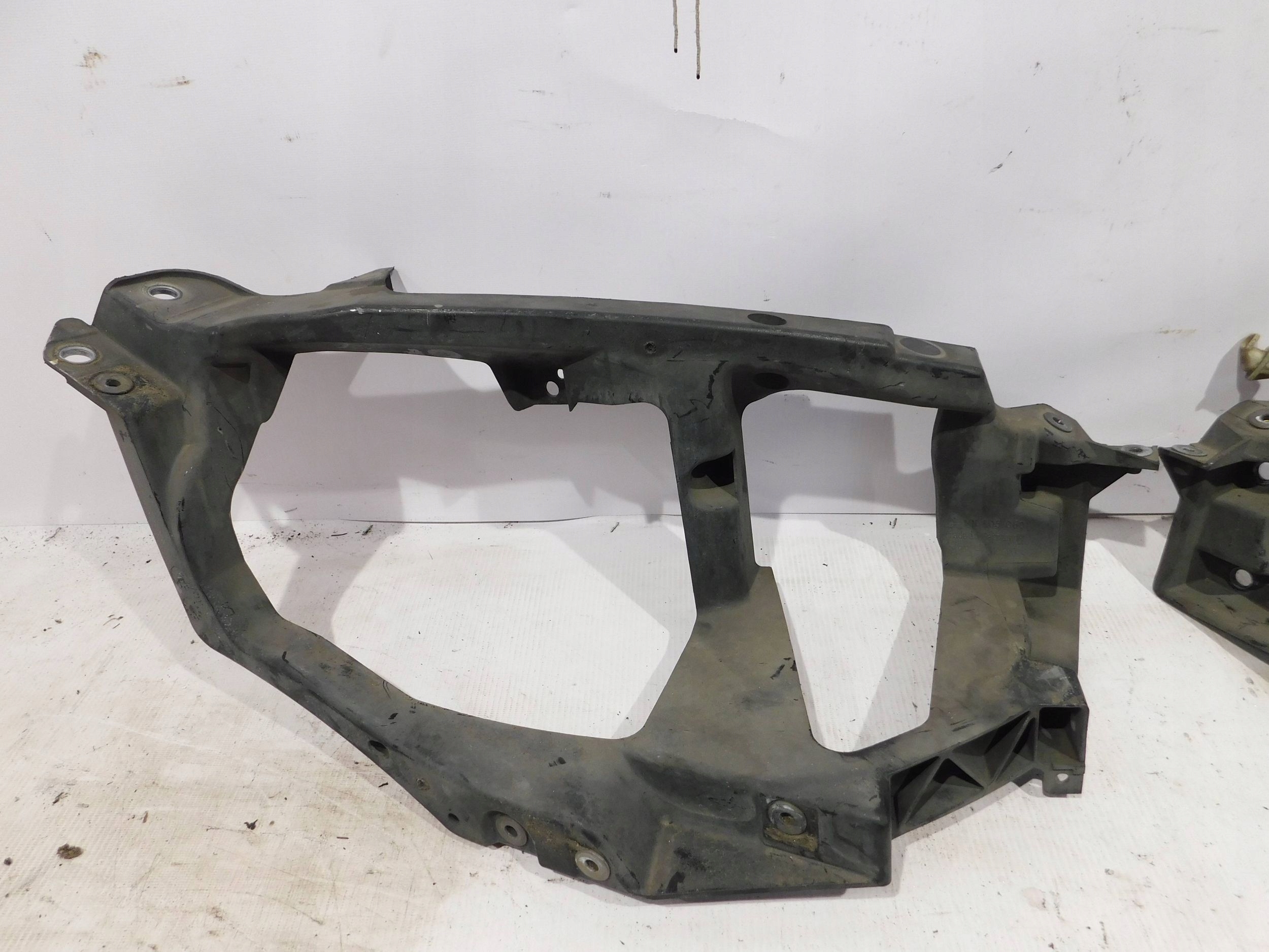 OKULAR DRZIAK LAMPY LAVA PRAVA MITSUBISHI COLT 04-