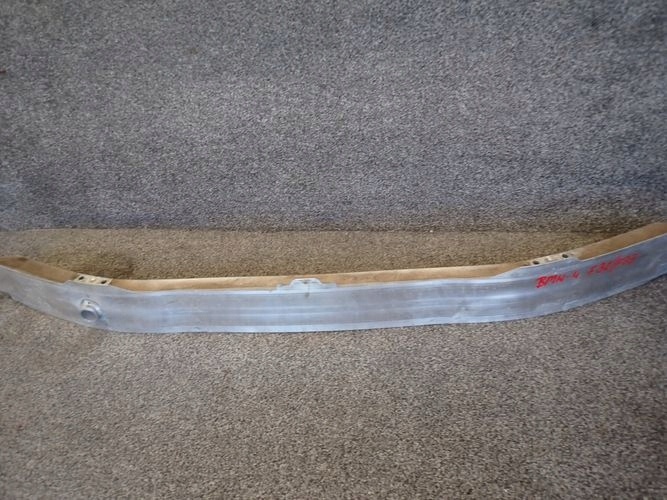 BMW F30 F31 3 VYSTUHA PREDNEHO NARAZNIKA
