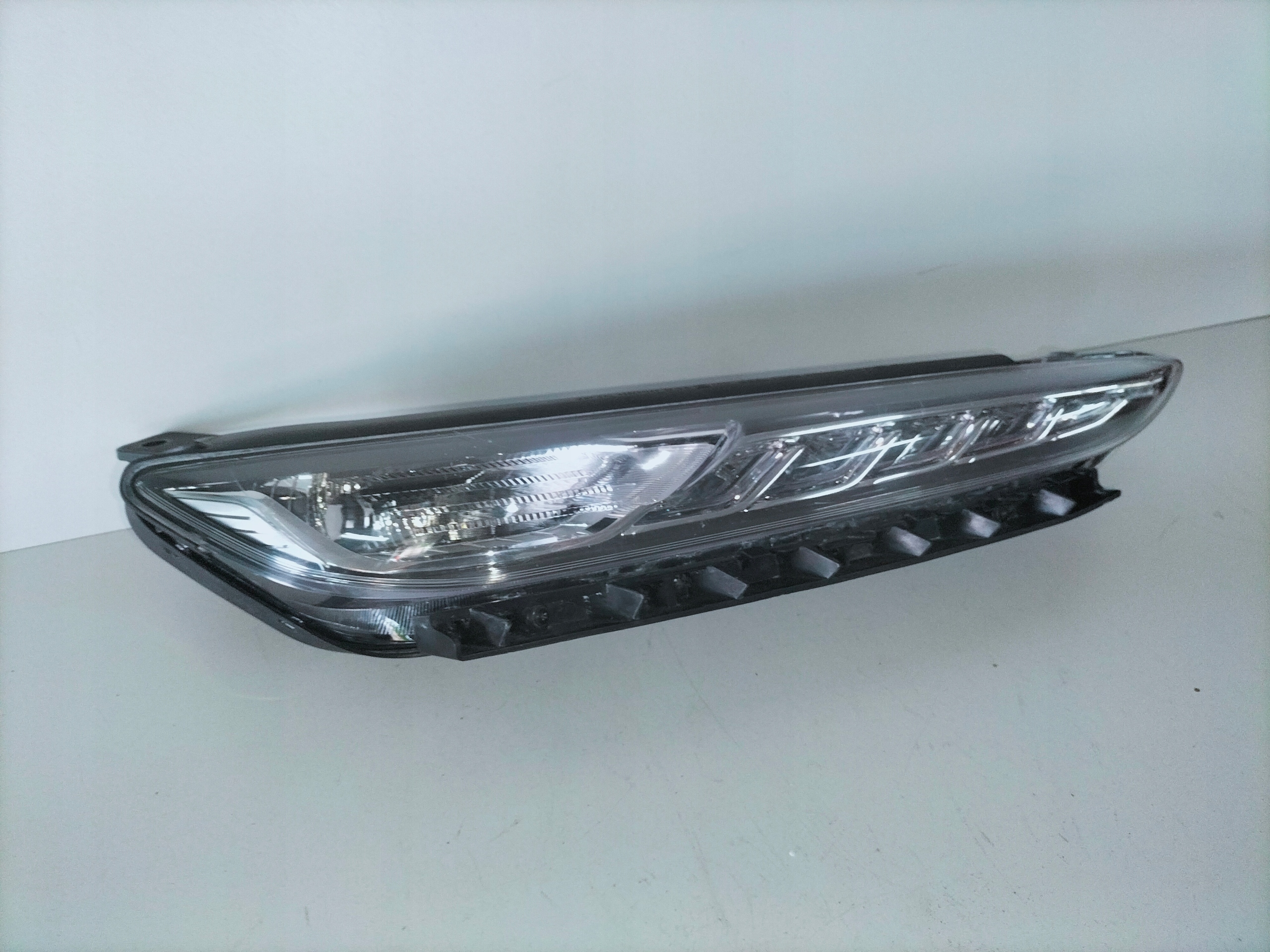 PREDNÉ SVETLO LED PRAVA HYUNDAI KONA 17-