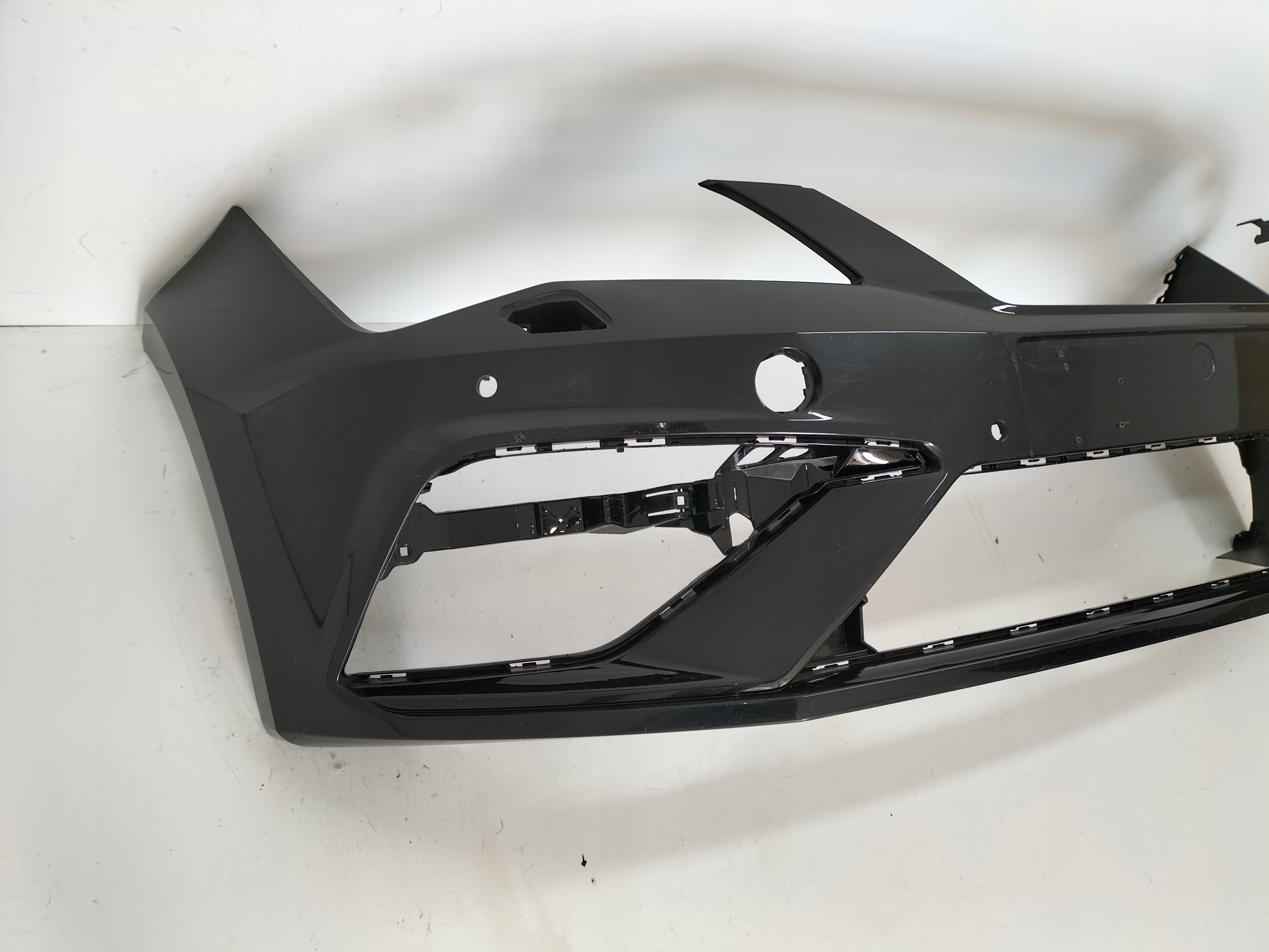 PREDNÝ NÁRAZNÍK SEAT LEON III LIFT 17- FR