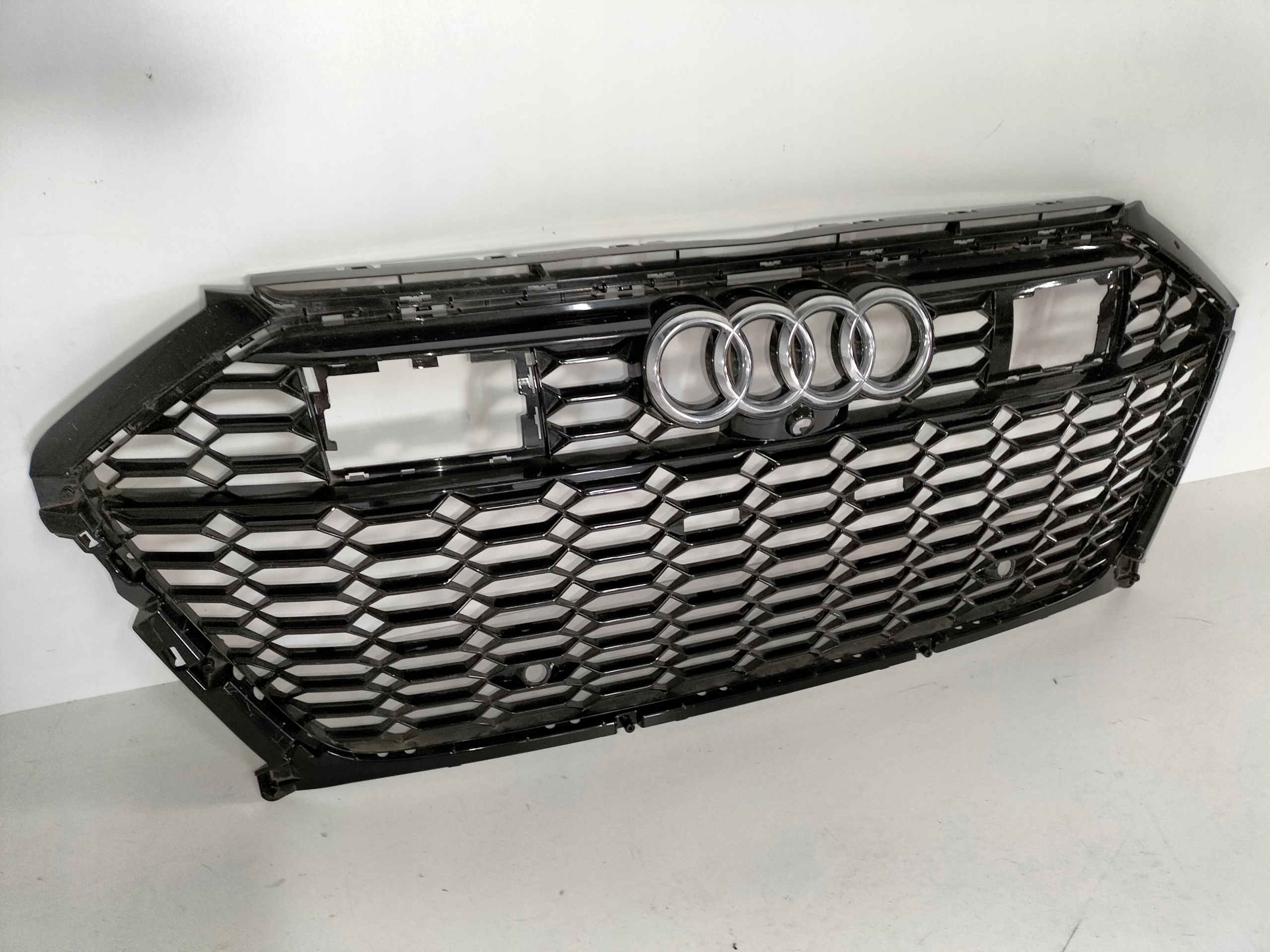 MRIEZKA LISTA AUDI A6 RS6 RS7 C8 18-