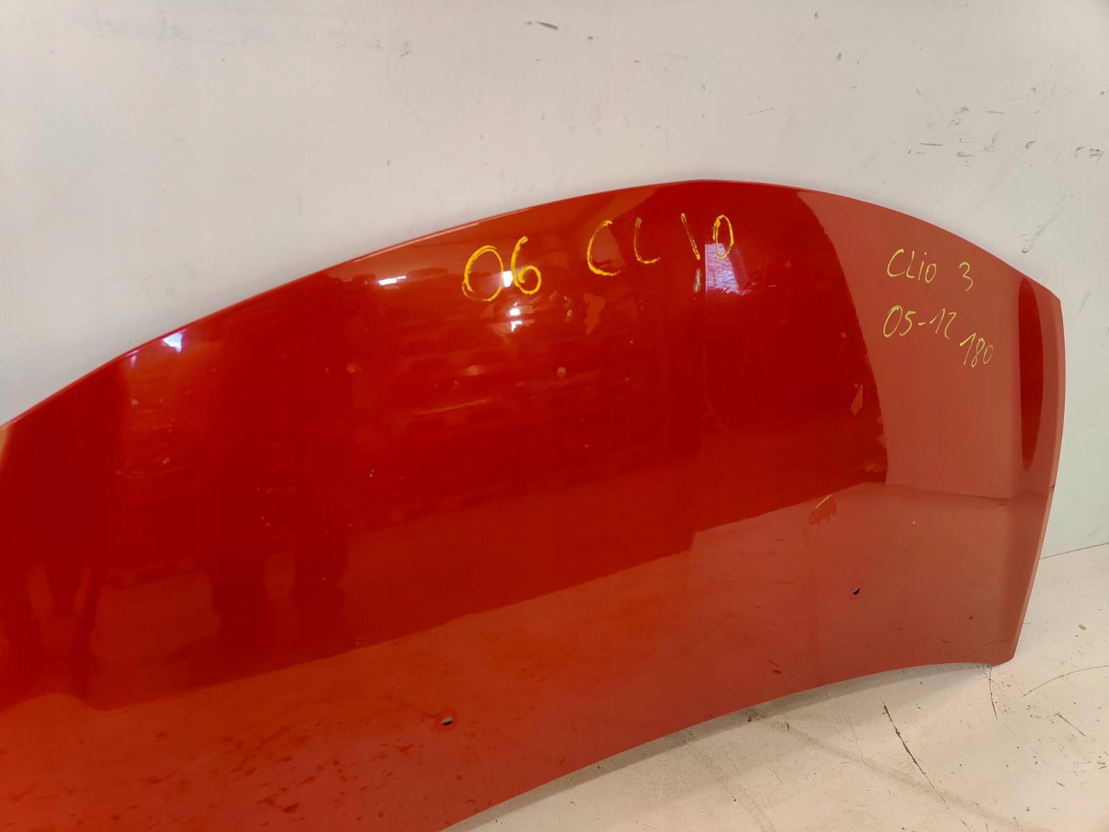 Renault clio III 05-12 PREDNÁ KAPOTA