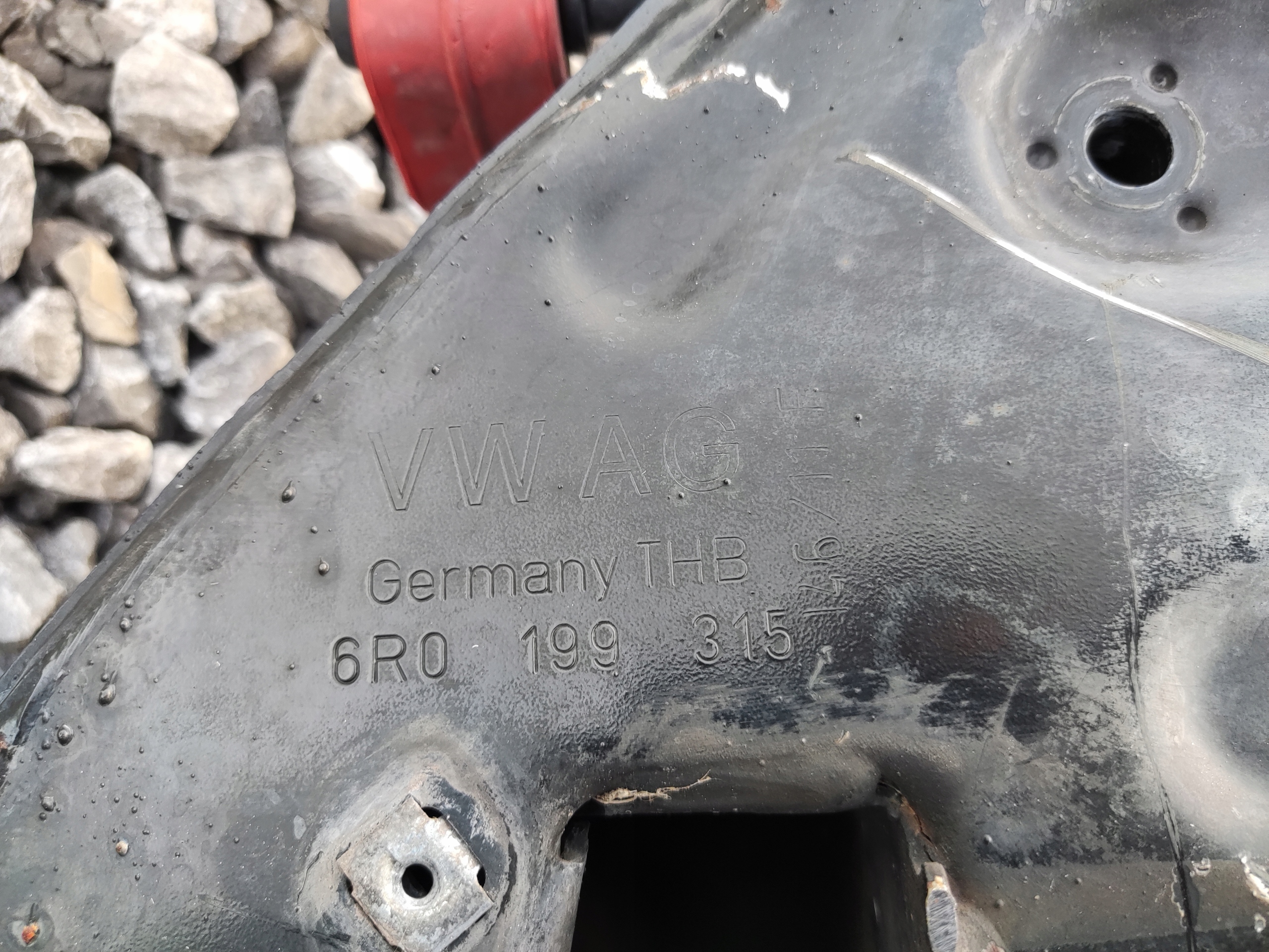 PREDNÁ NÁPRAVA RAMENÁ AUDI A1 8X 6R0199315 2010-2014