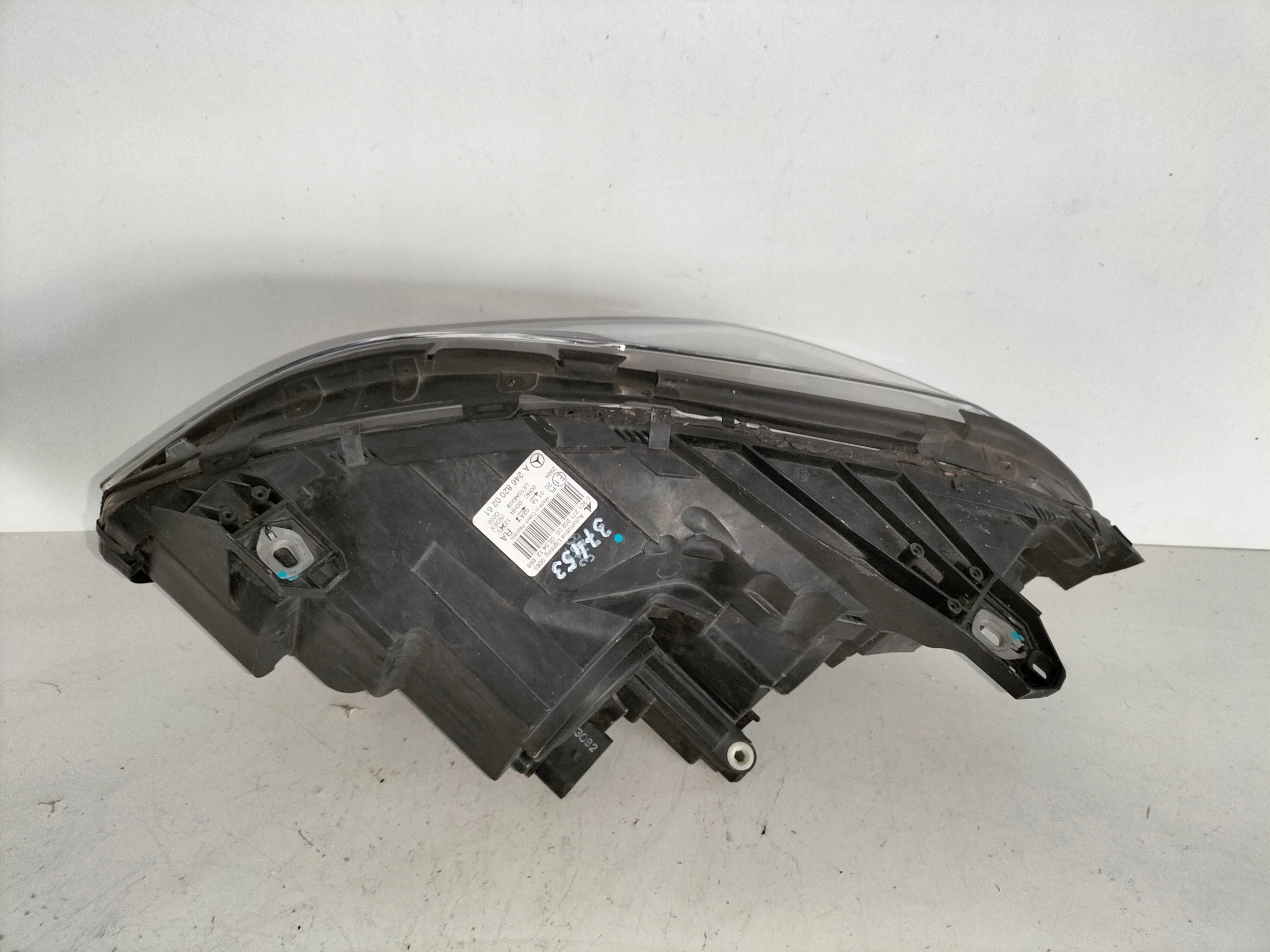 PRAVE PREDNE SVETLO MERCEDES B KLASA W246 11-14