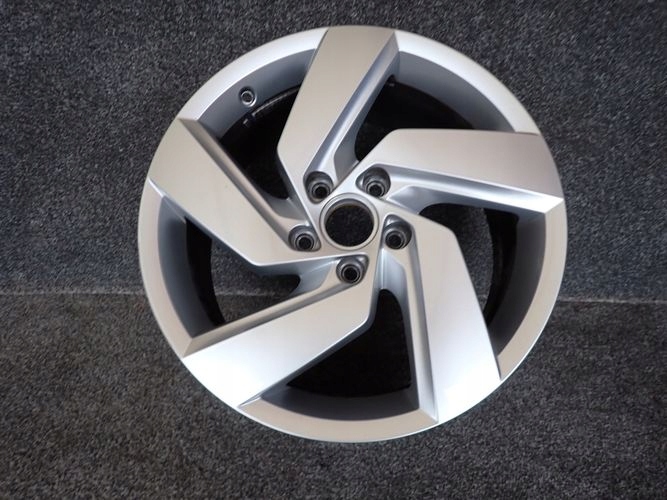 VW GOLF VIII 7,5Jx17 ET51 5×112 HLINIKOVY DISK ELEKTRON