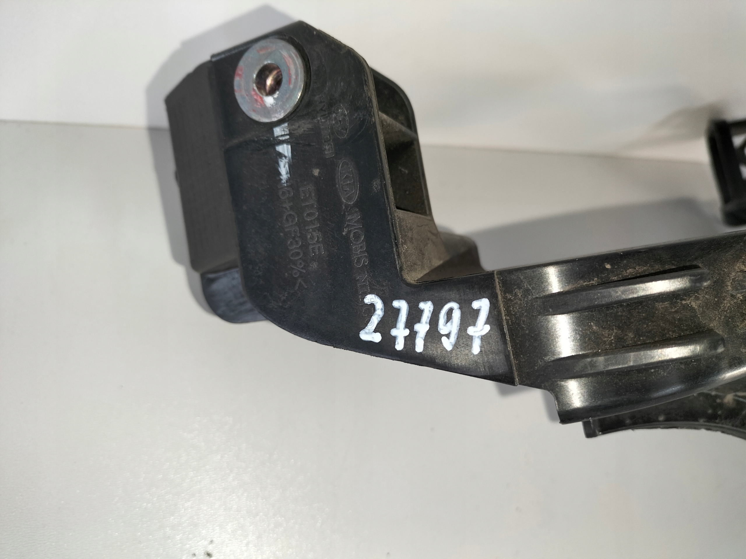 PRAVÝ PREDNÝ OKULAR DRŽIAK KIA CEED II 12-17