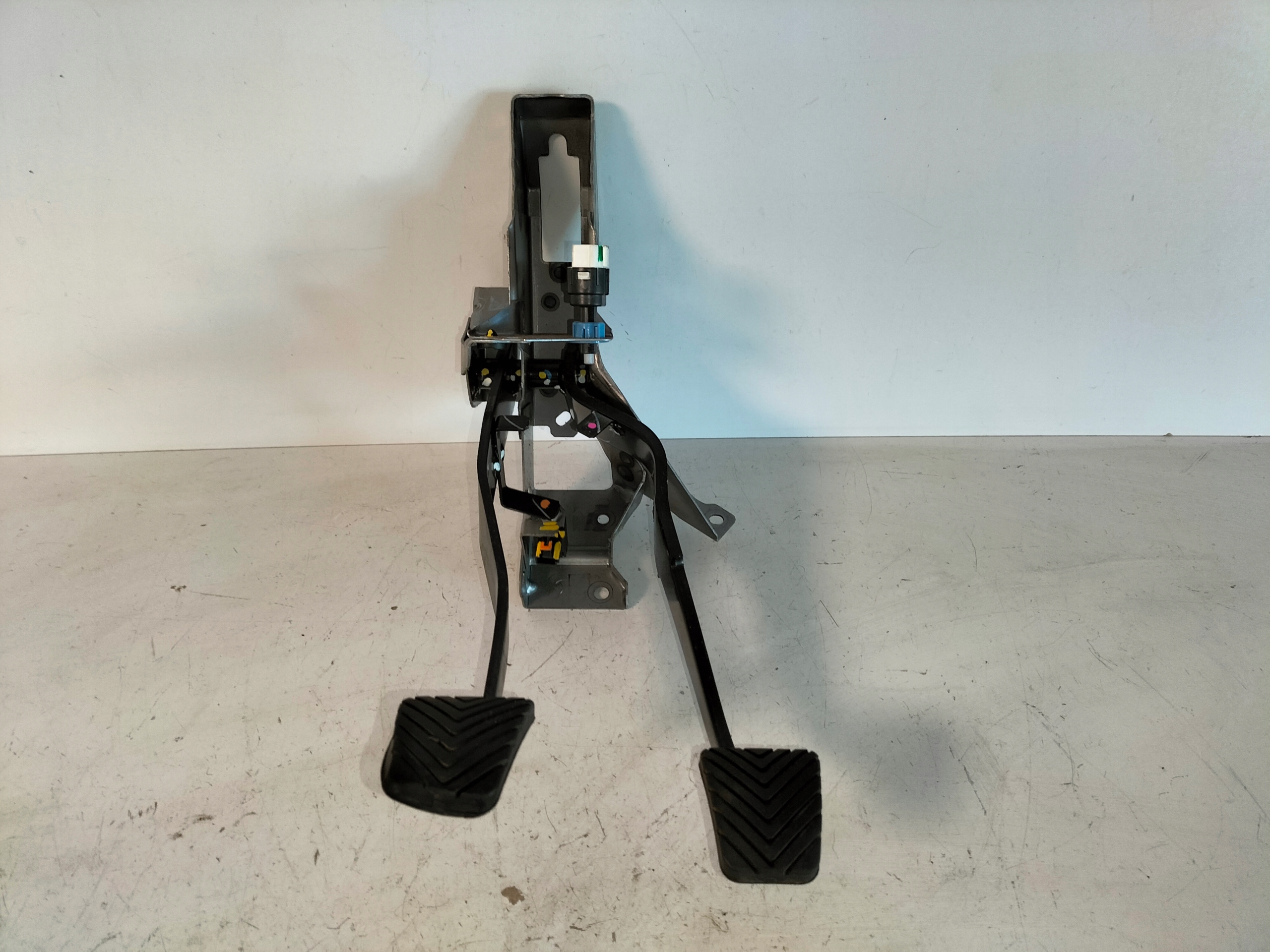 PEDALE BRZDY A SPOJKY MITSUBISHI SPACE STAR II 13- 1.0B 52KW