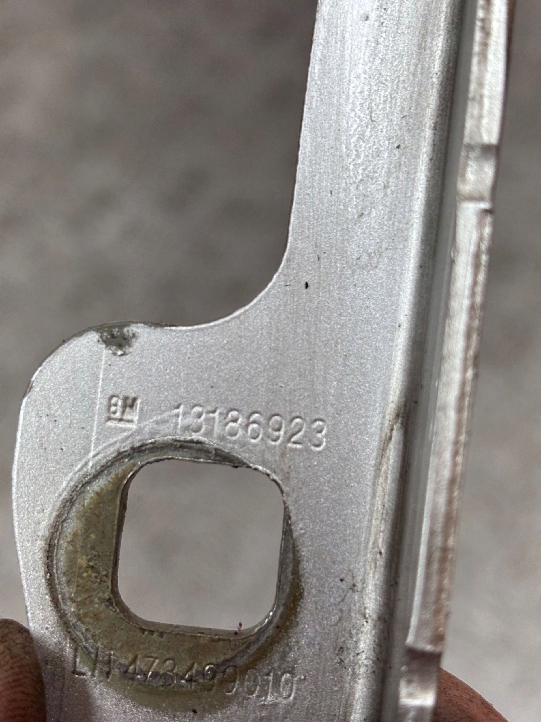 PANTY PREDNEJ KAPOTY OPEL CORSA D