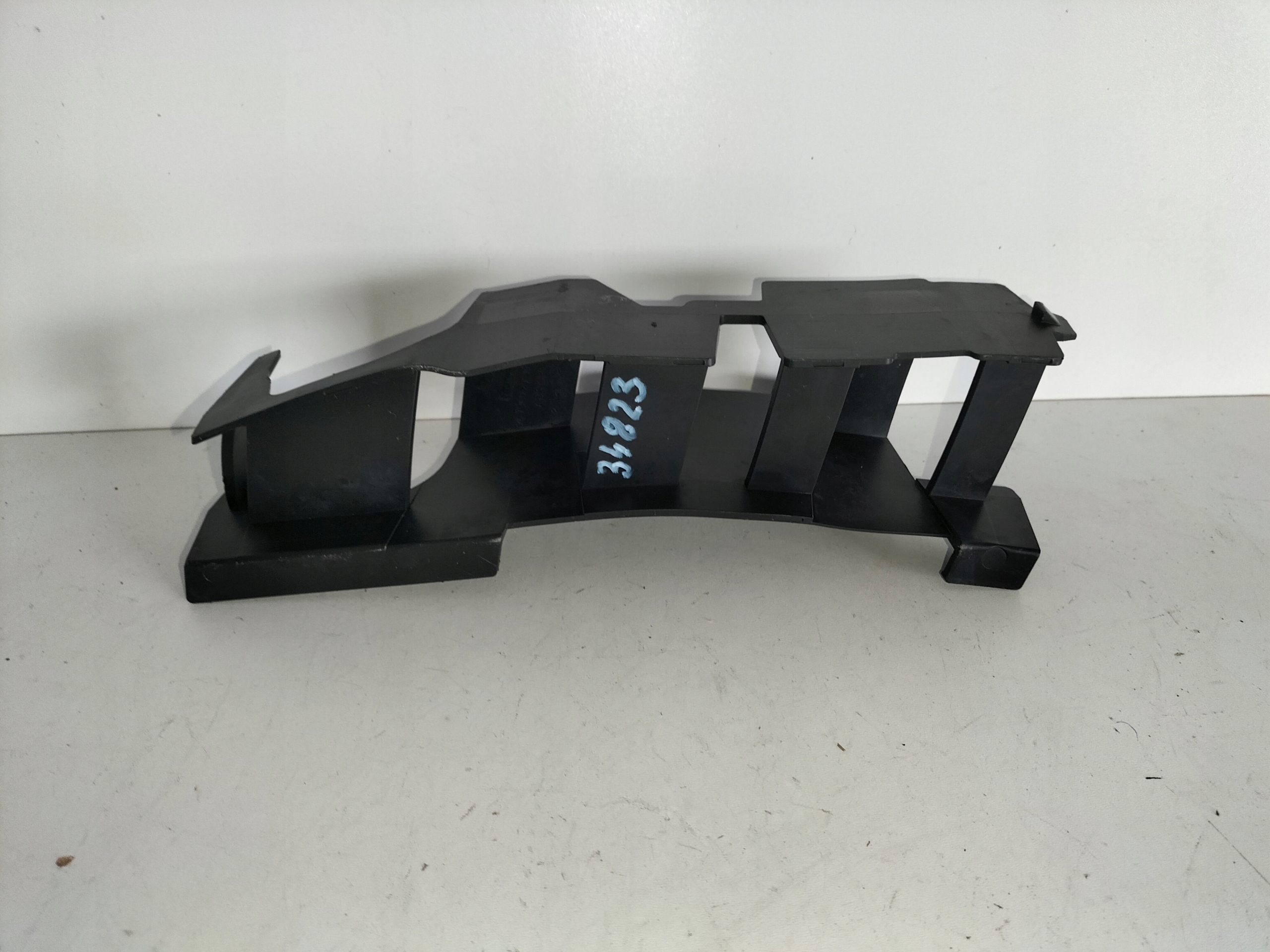 DRZIAK PREDNEHO NARAZNIKA PRAVY PEUGEOT 208 LIFT 15-