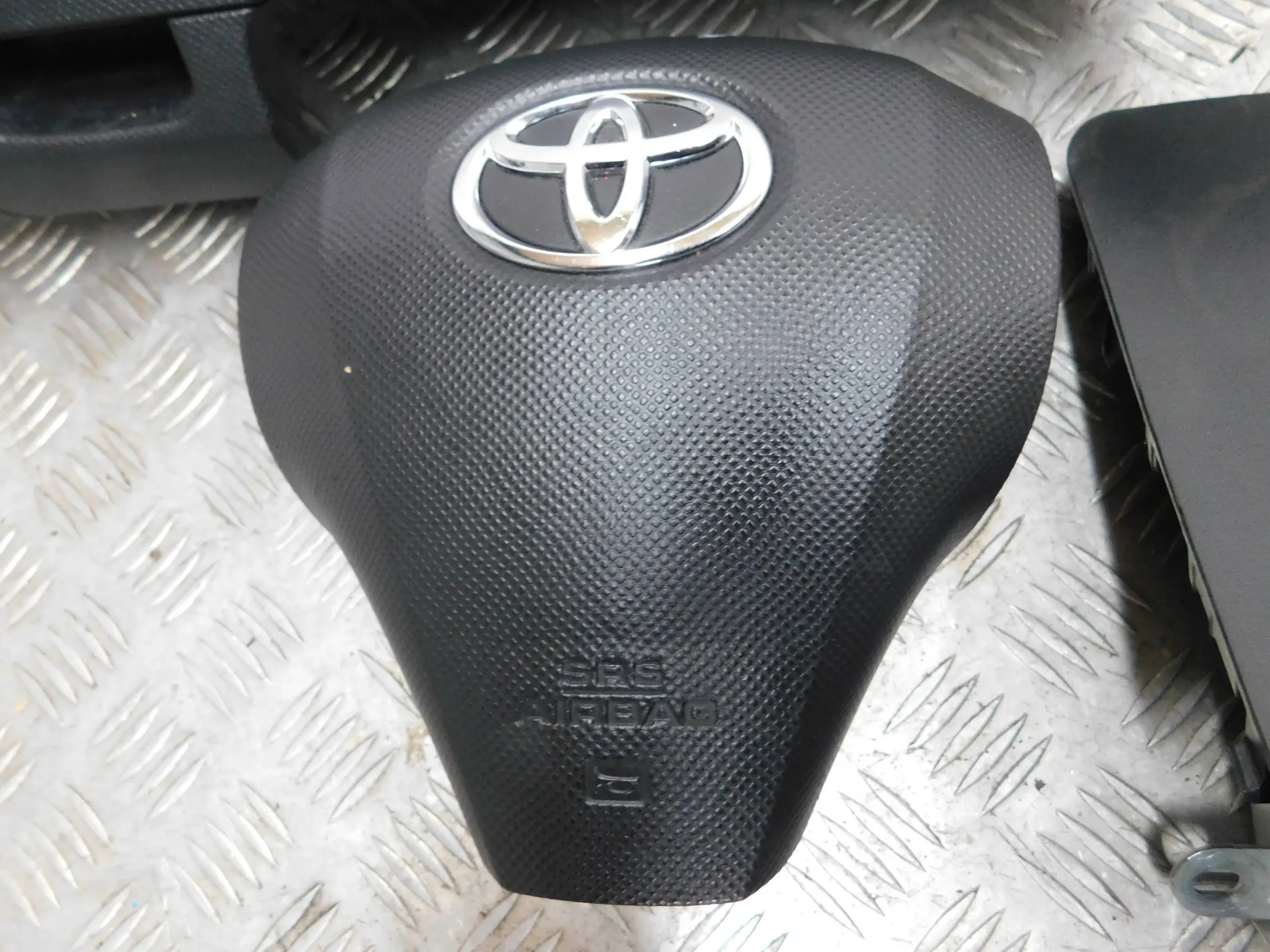 DOSKA AIRBAG PÁSY TOYOTA YARIS II 2