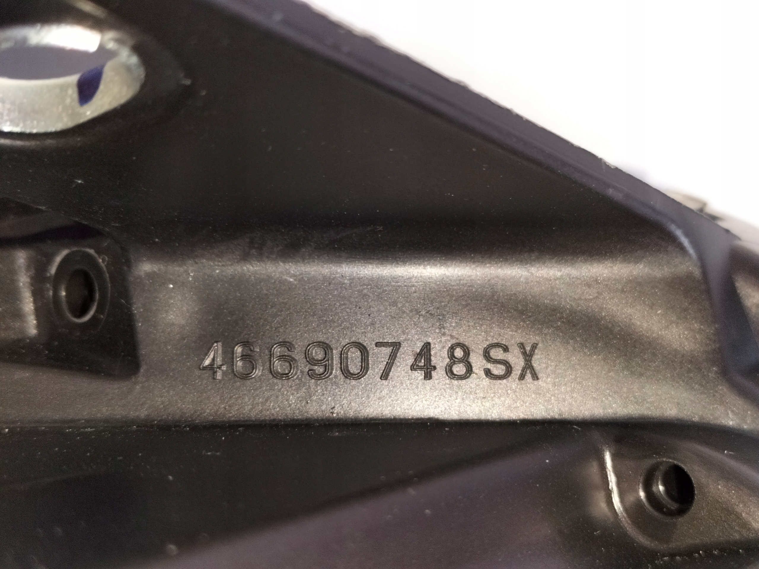 LAVE PREDNE SVETLO FIAT 500 07- XENON