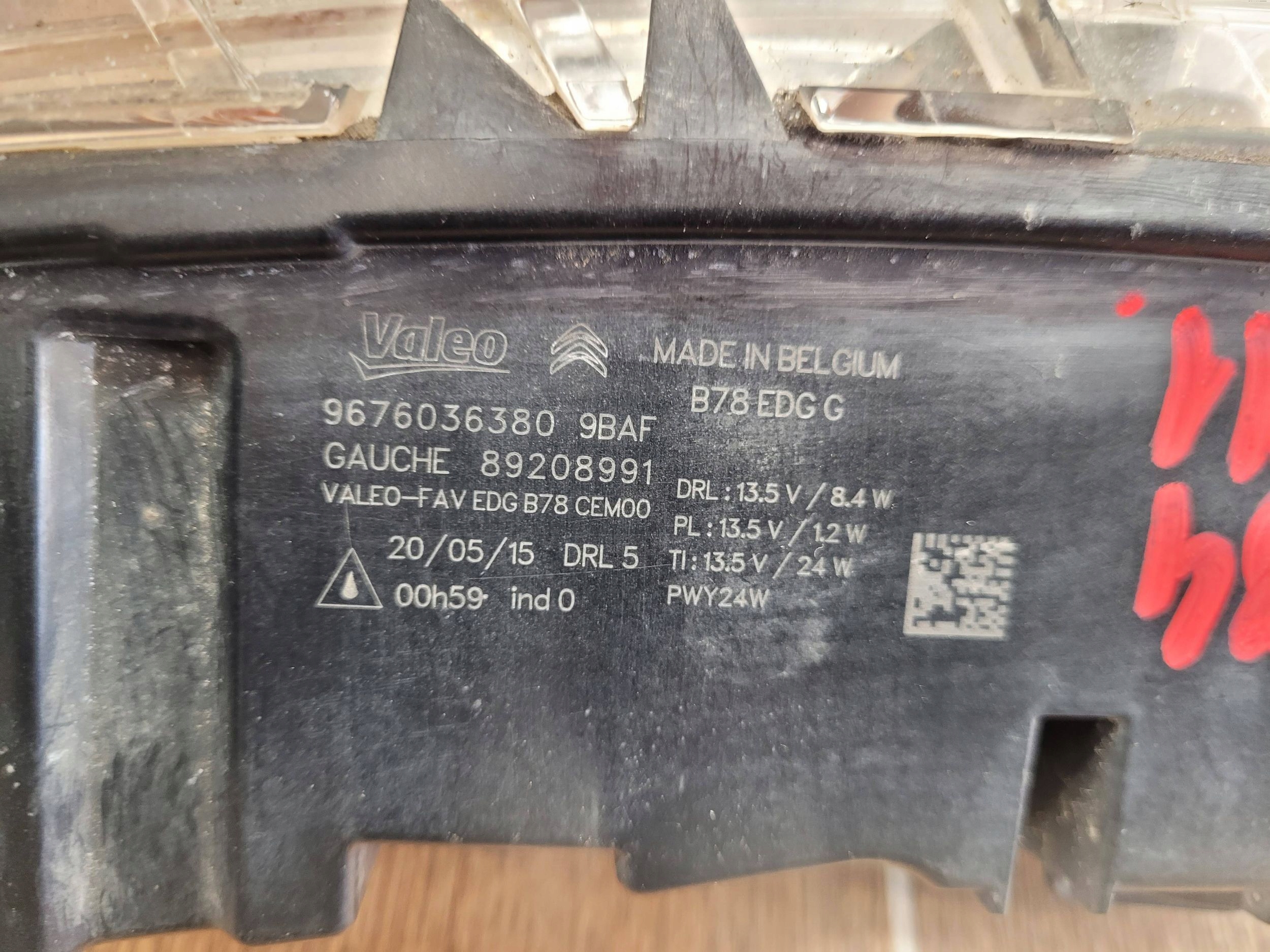 Citroen C4 Grand Picasso II 2 9676036380 ĽAVÉ PREDNÉ SVETLO