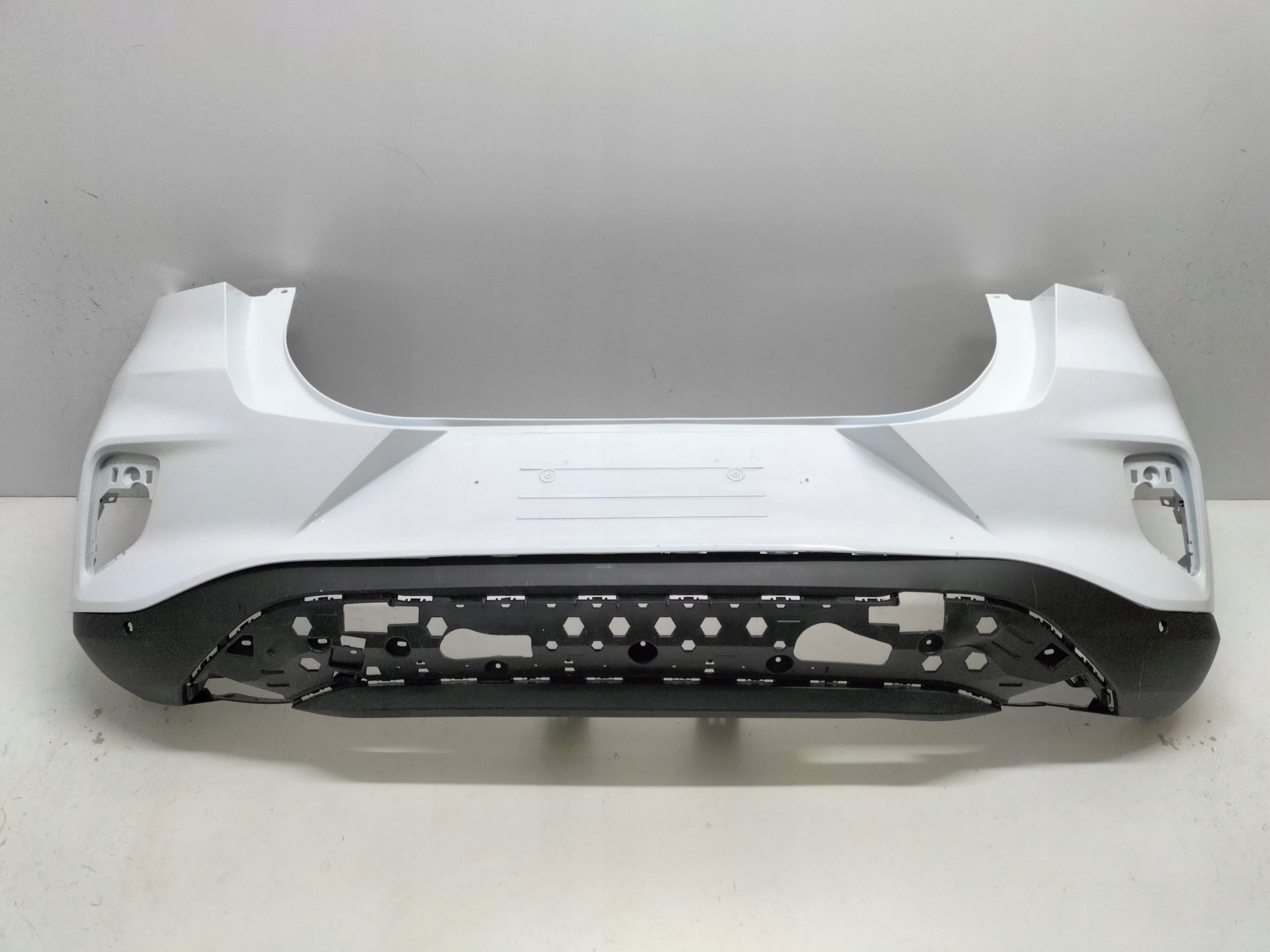 ZADNÝ NÁRAZNÍK FORD PUMA MK2 19-