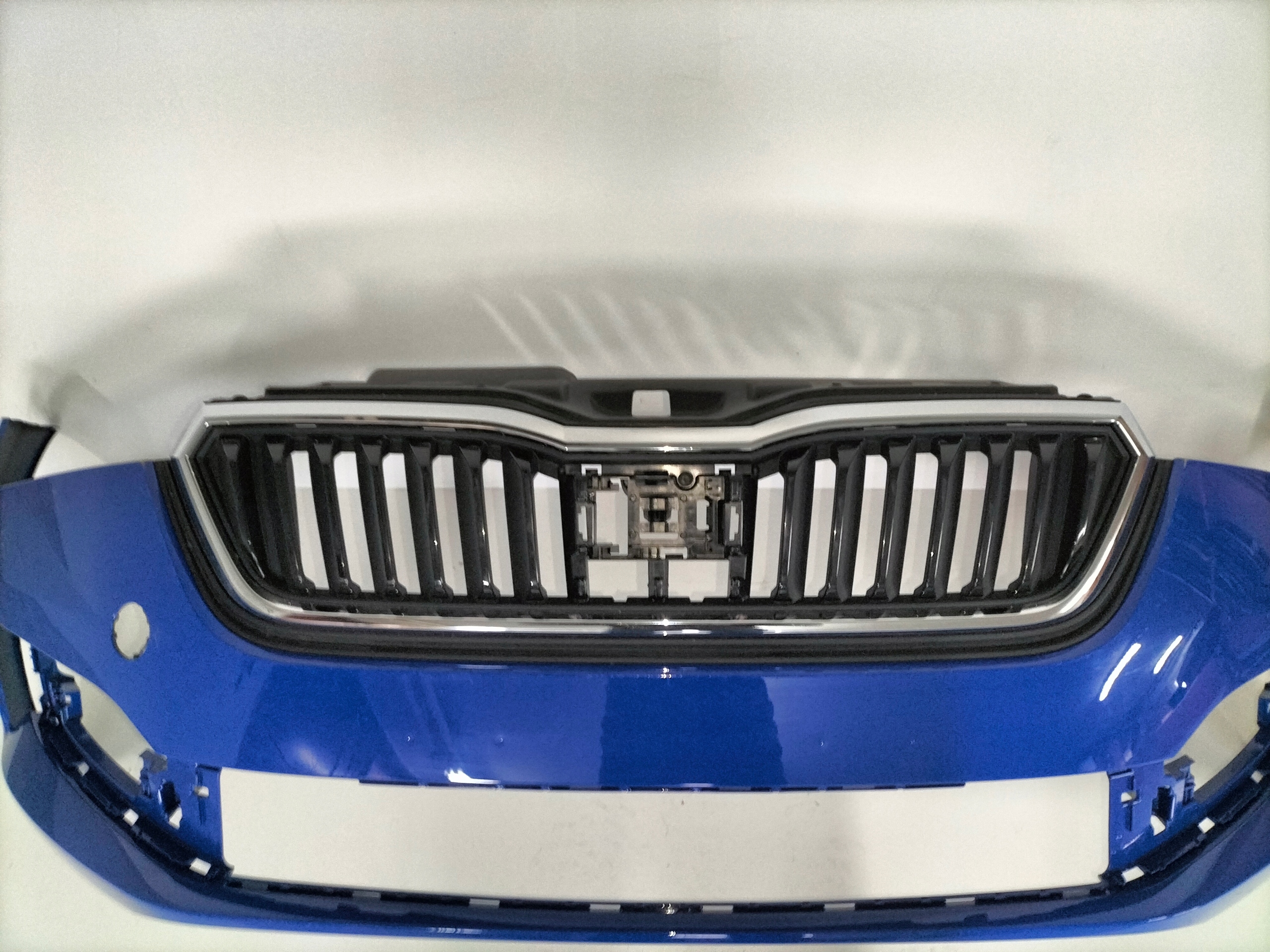 PREDNÝ NÁRAZNÍK SKODA SCALA 19-