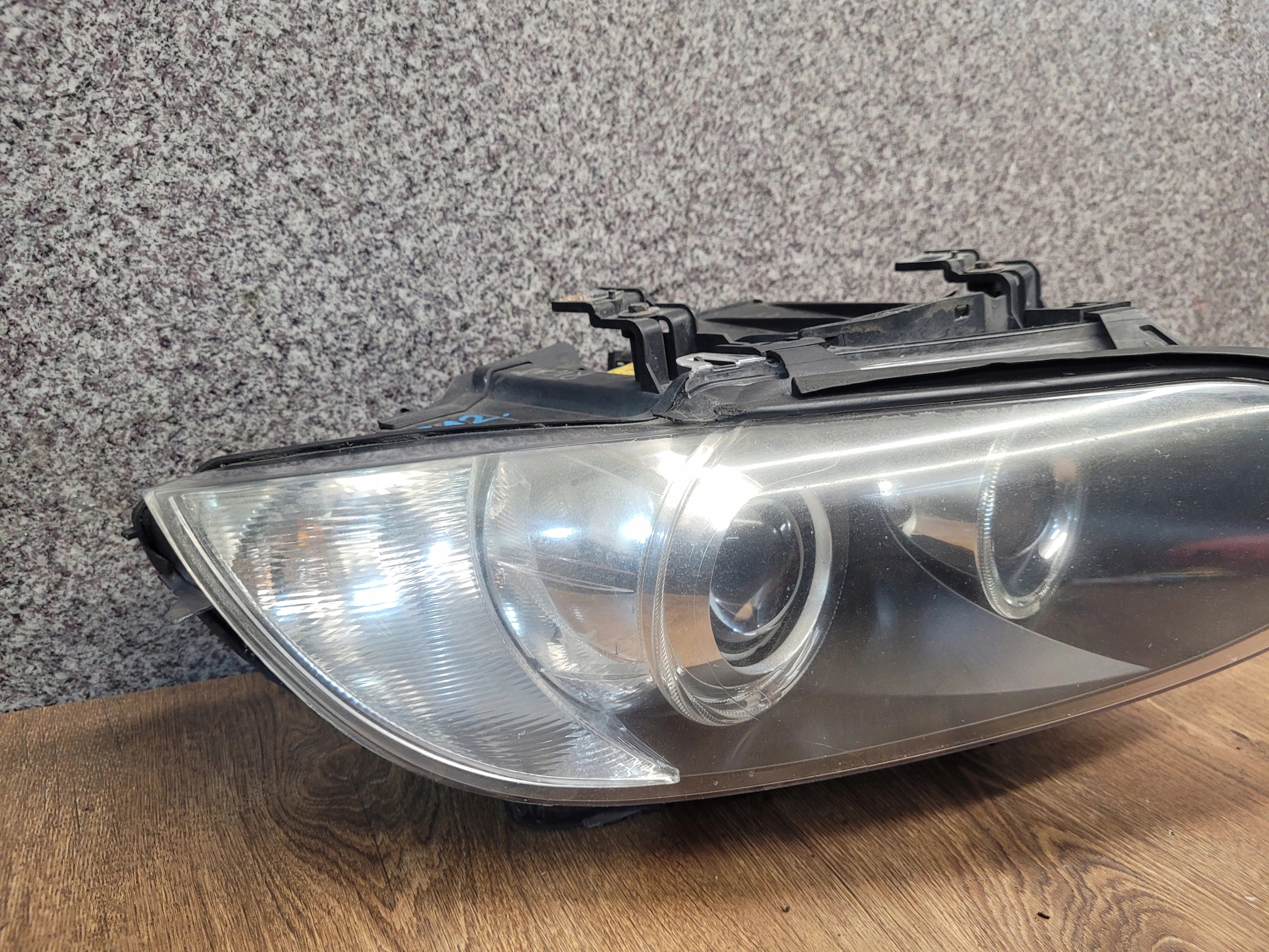 BMW 3 E92 E93 XENON PRAVÉ PREDNÉ SVETLO