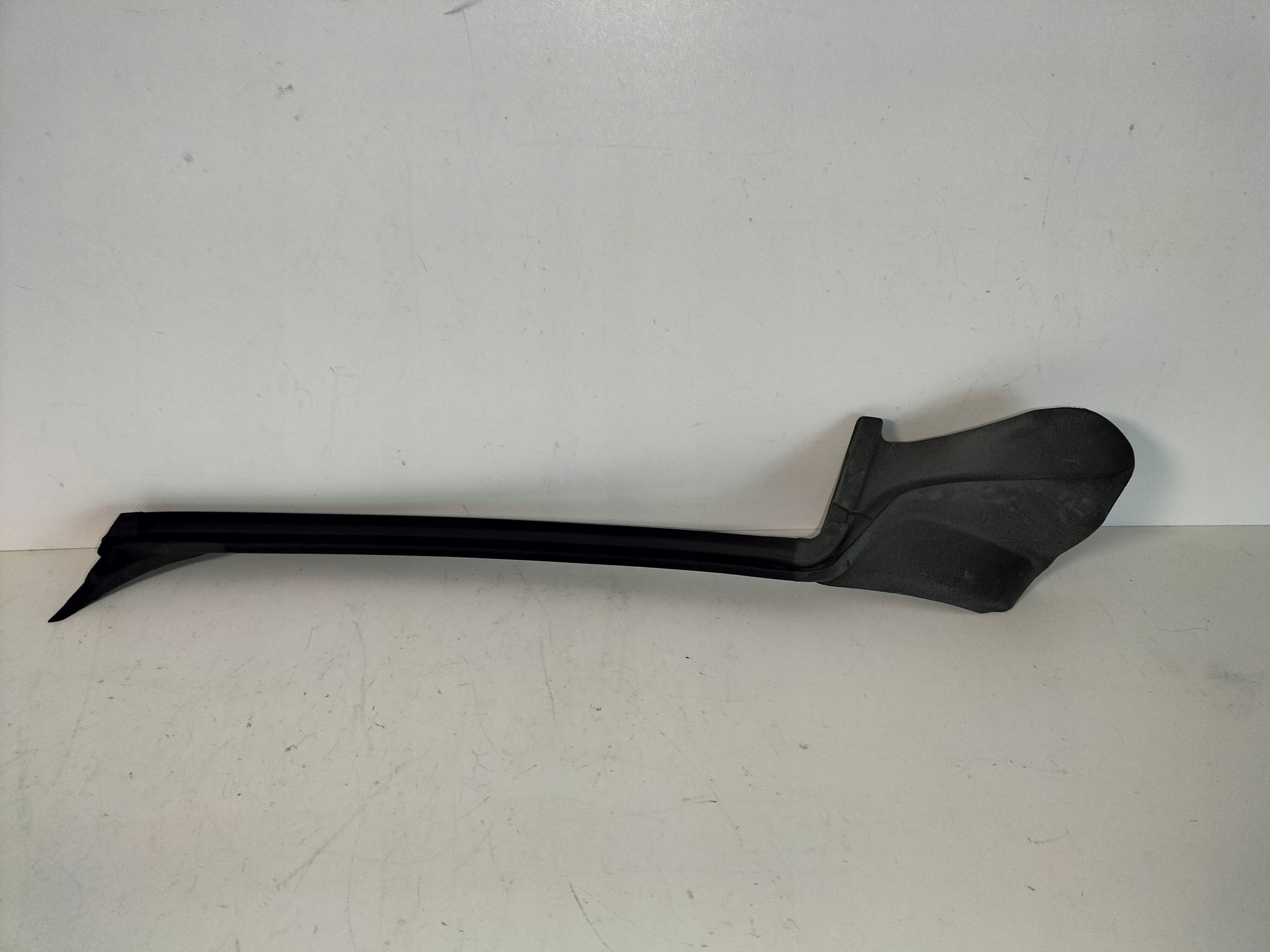 TESNIACA GUMA STLPIKA  DVERE ZADNA LAVA BMW 3 GT F34 13-