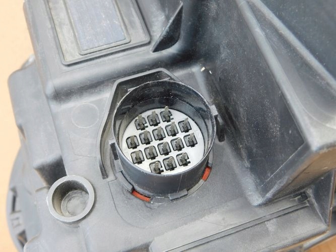 RANGE VOGUE BI XENON 13-16 PRAVE PREDNE SVETLO