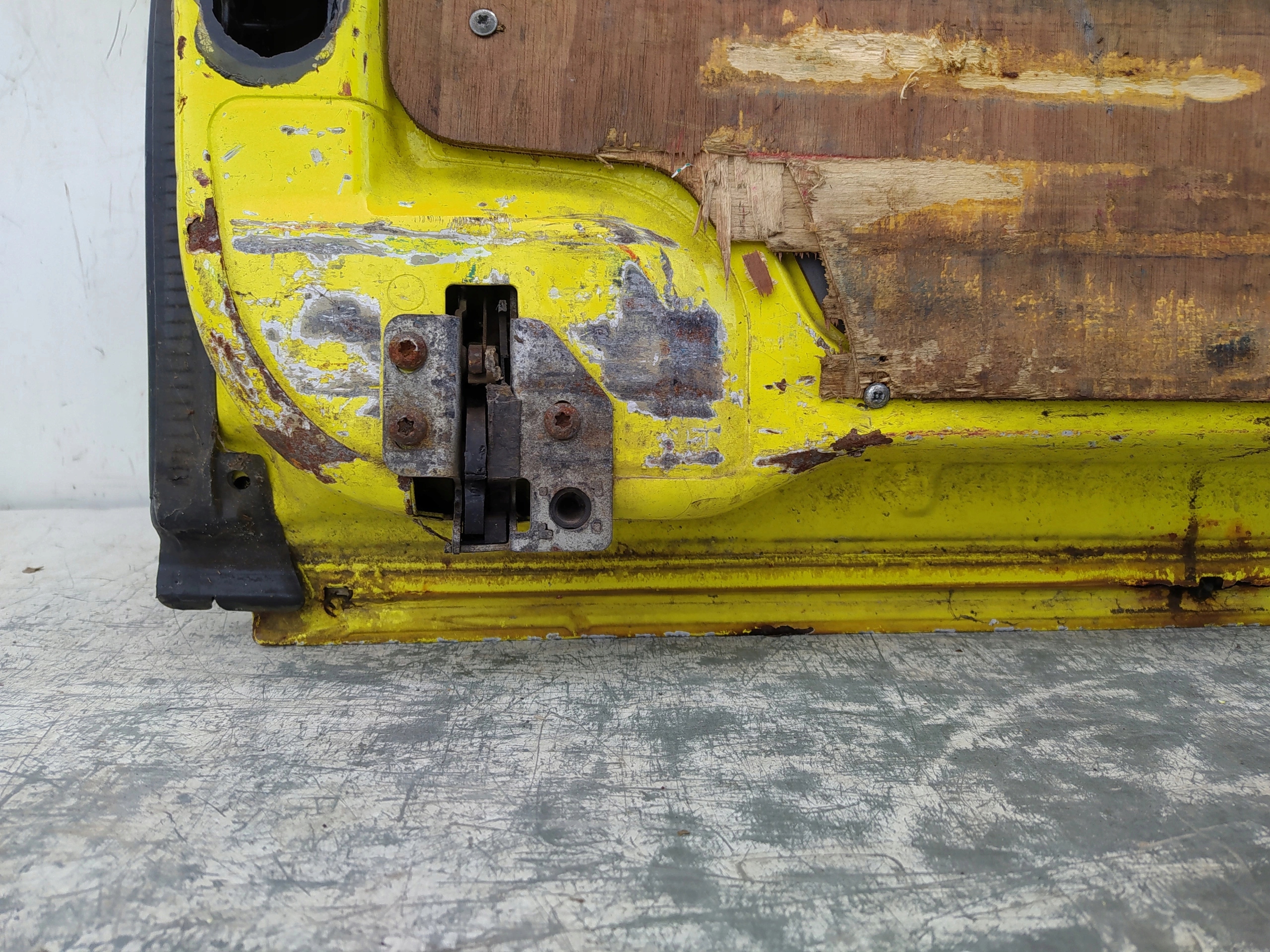 MERCEDES SPRINTER 906 CRAFTER ĽAVÉ ZADNÉ DVERE