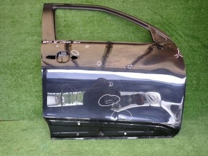 TOYOTA YARIS IV CROSS PRAVE PREDNE DVERE TOYOTA YARIS IV CROSS PRAVE PREDNE DVERE