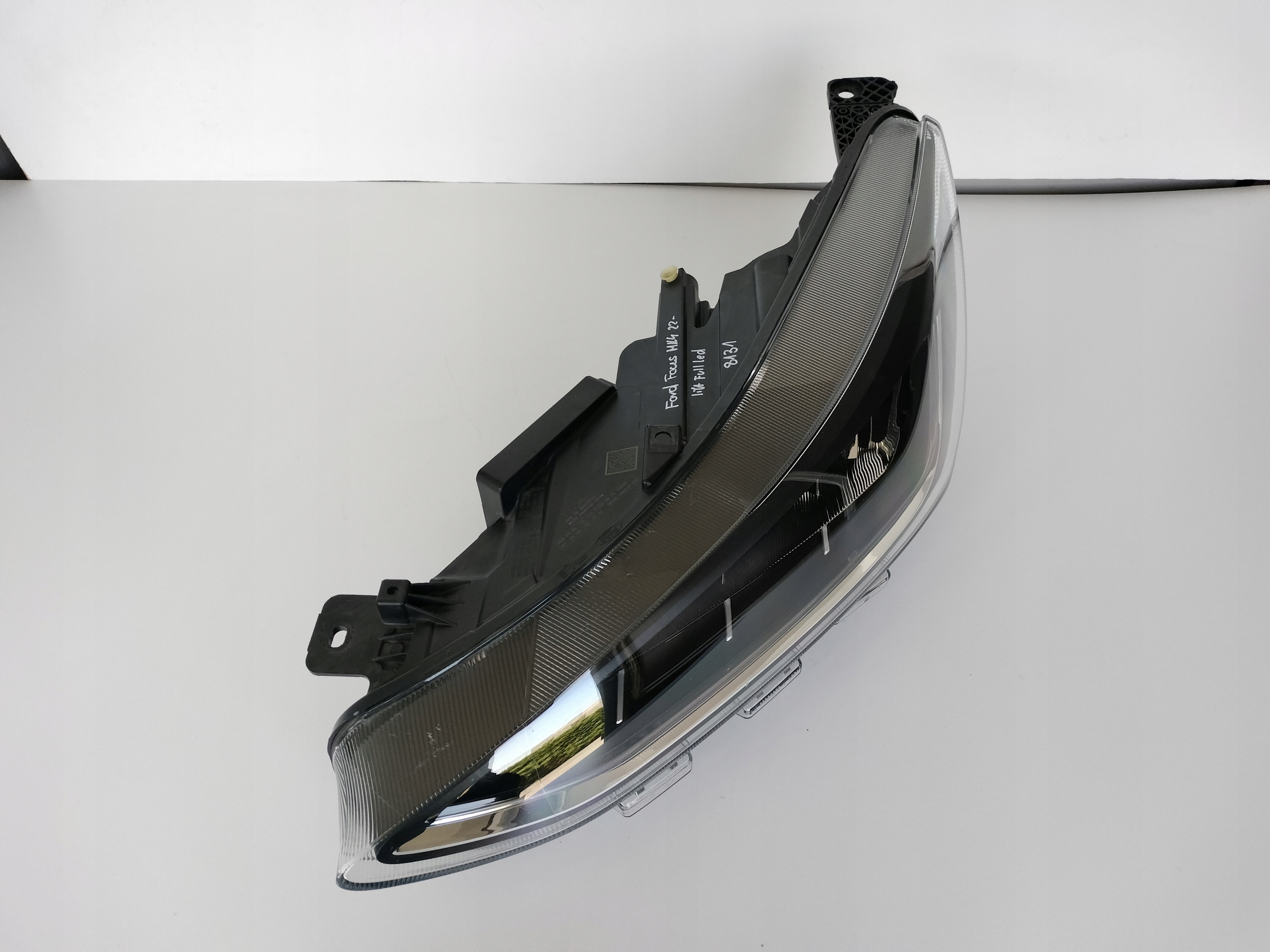 LAVE PREDNE SVETLO FORD FOCUS MK4 22- LIFT FULL LED