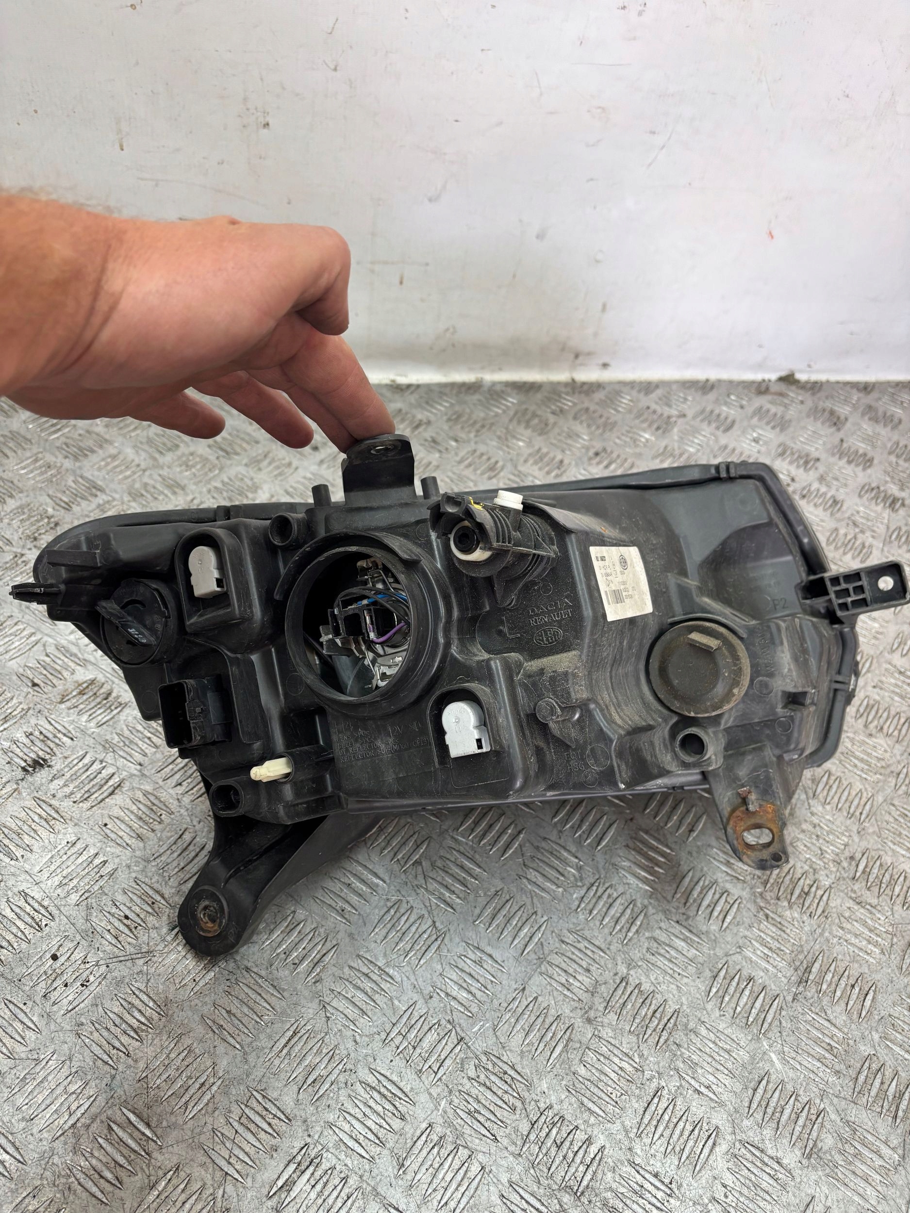 LAVE PREDNE SVETLO DACIA LOGAN II SANDERO II 12-