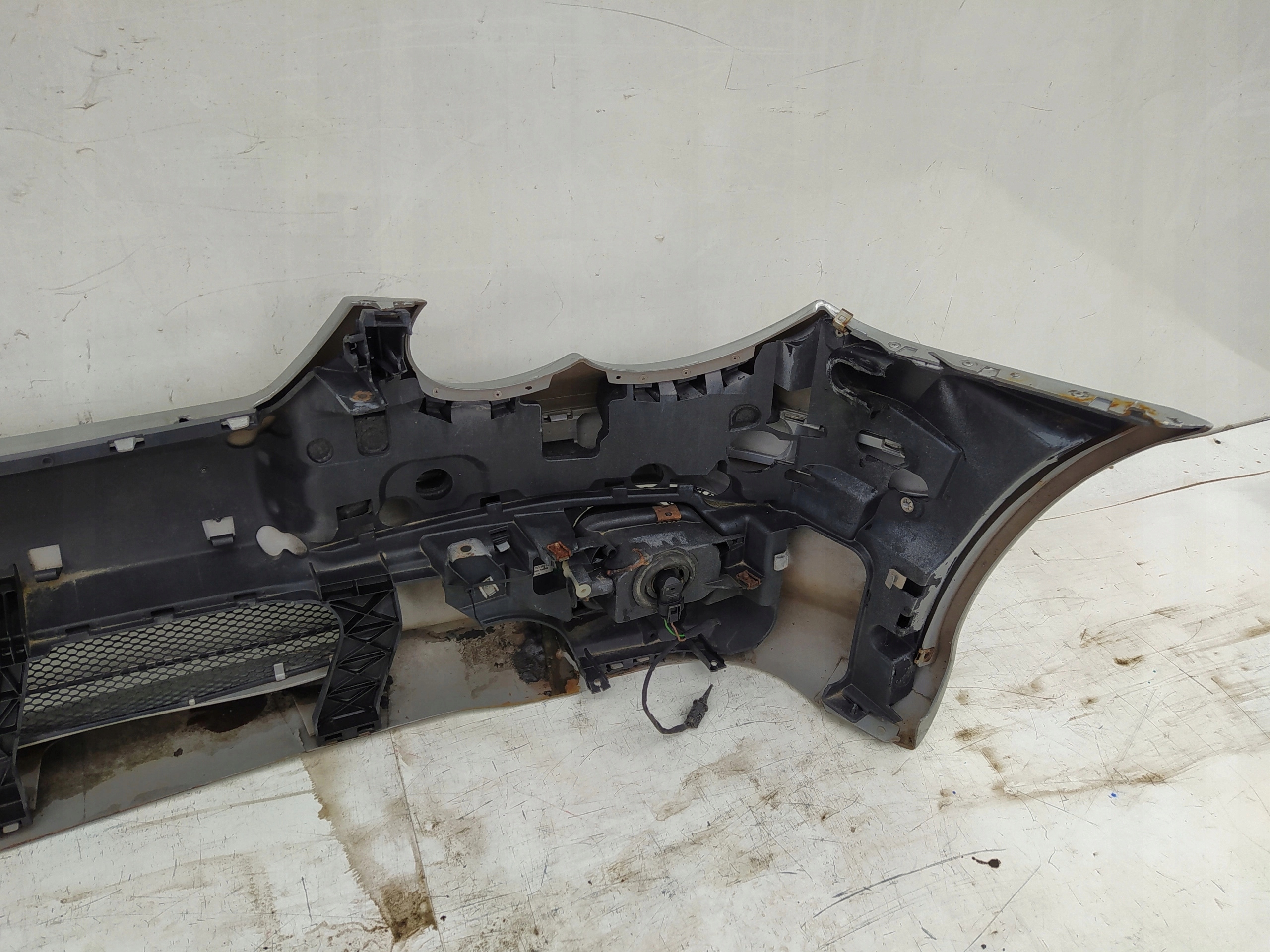 PREDNÝ NÁRAZNÍK MERCEDES w203 sportcoupe amg