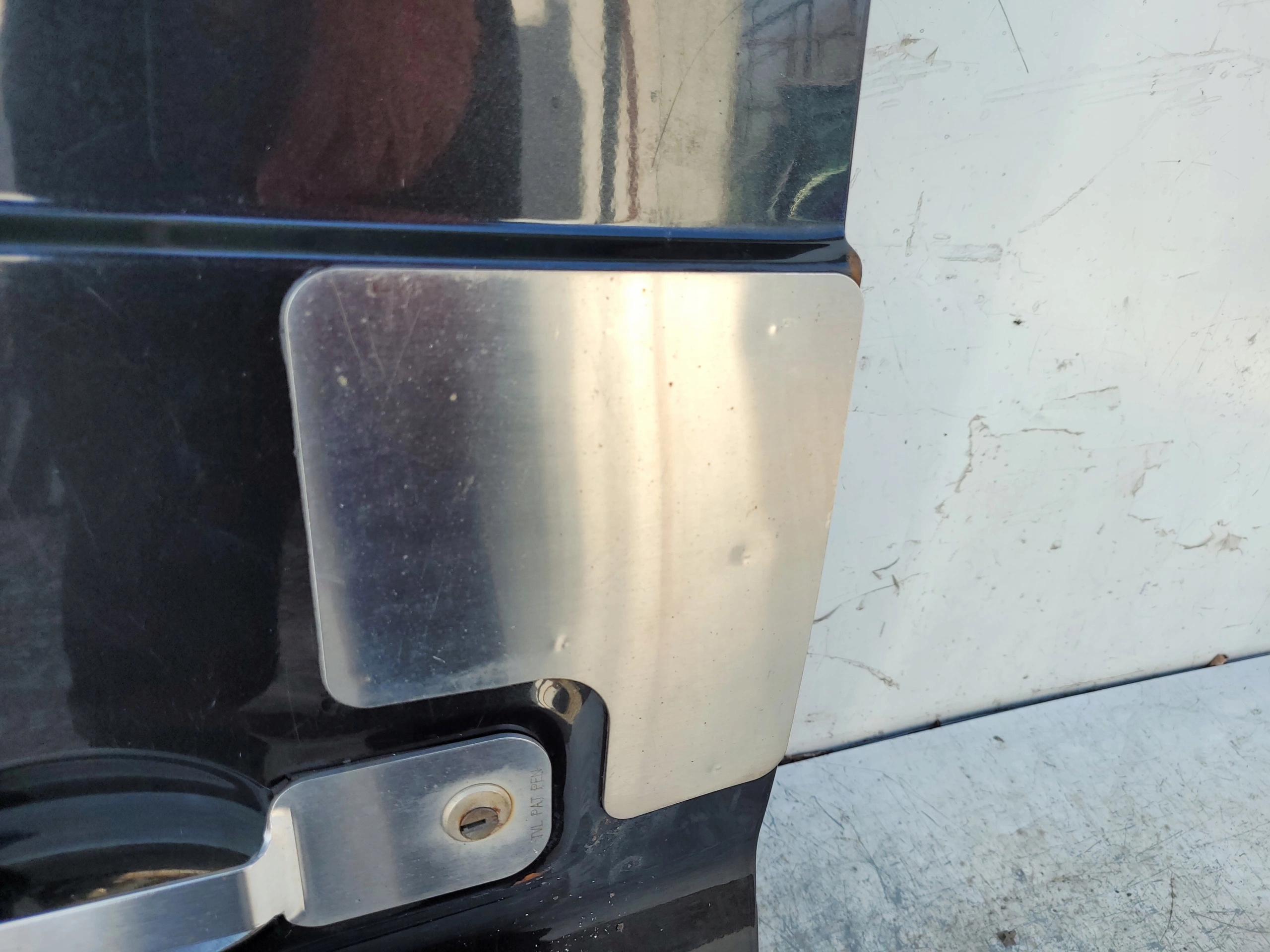 RENAULT TRAFIC III VIVARO LAVE ZADNE DVERE