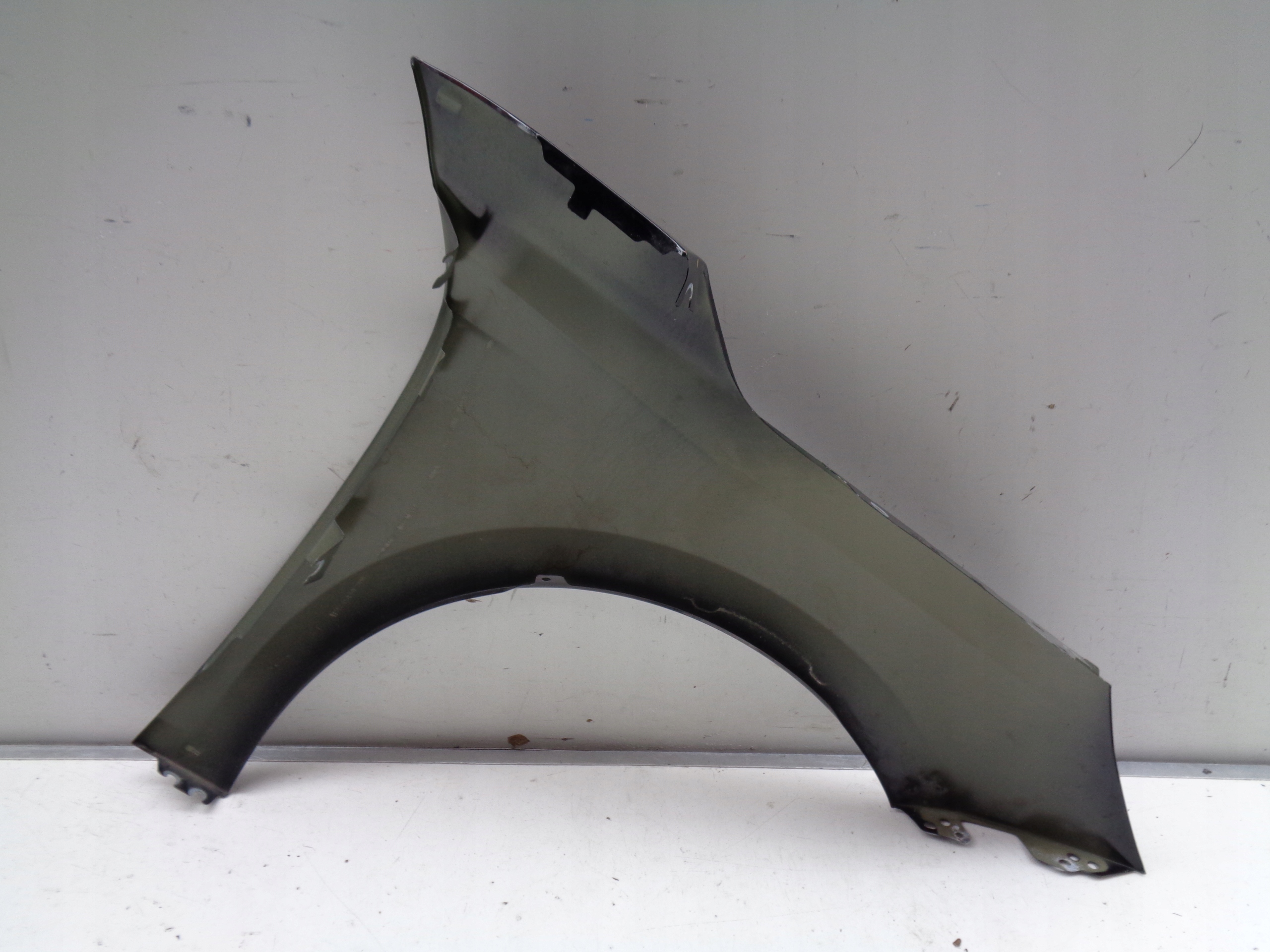ĽAVÝ PREDNÝ BLATNÍK OPEL CORSA F 19- NR 37525