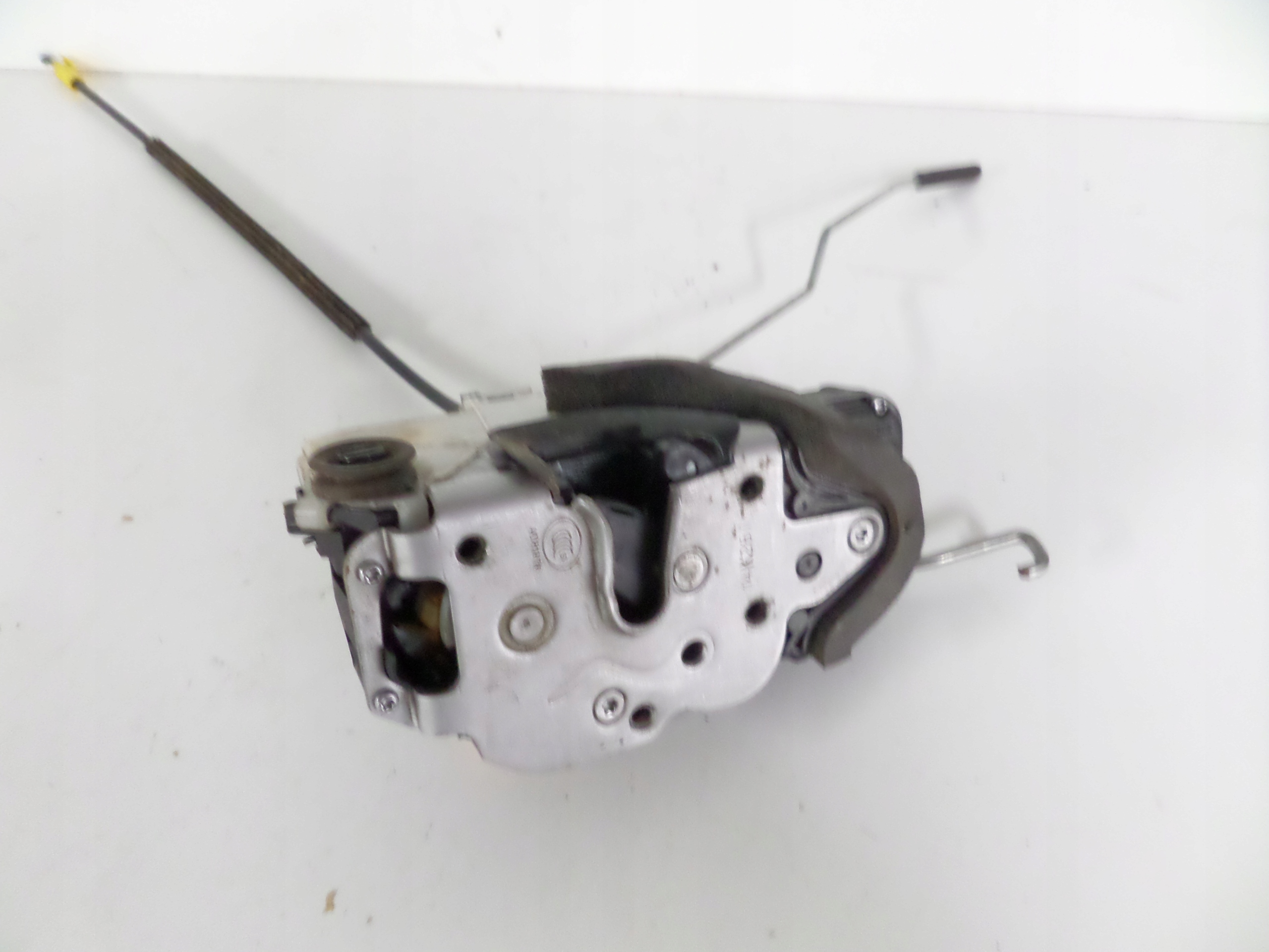 ZAMOK PRAVYCH ZADNYCH DVERI OPEL ASTRA IV J 09-