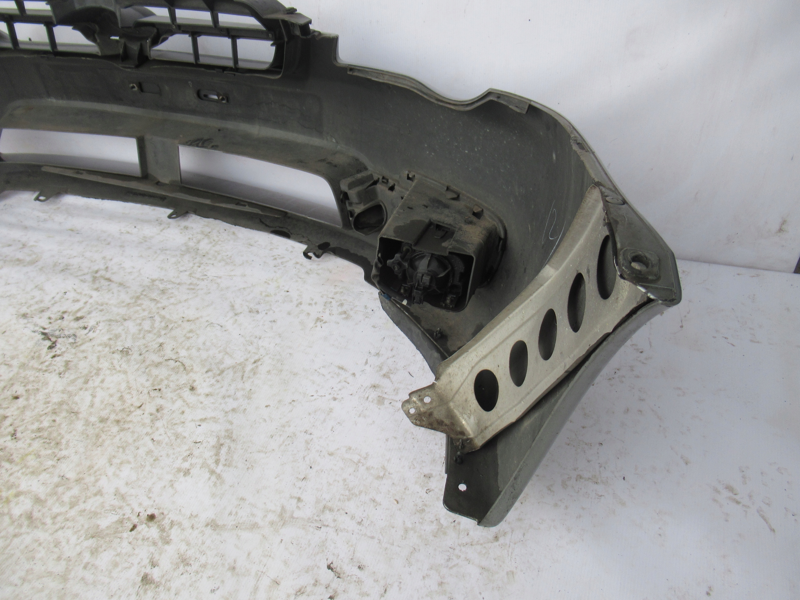 PREDNÝ NÁRAZNÍK SUBARU LEGACY 07-