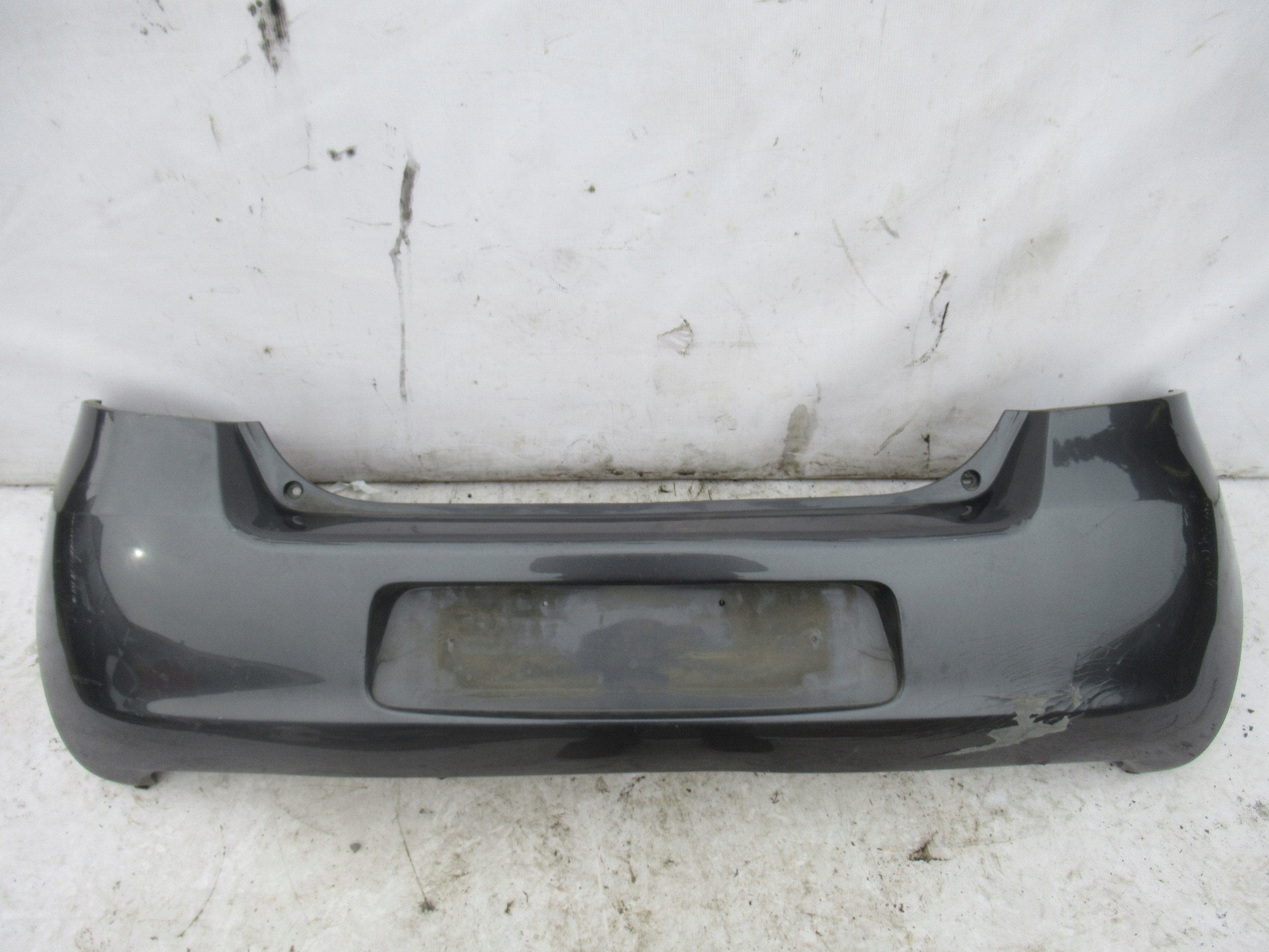 ZADNÝ NÁRAZNÍK TOYOTA YARIS II 2 05-09